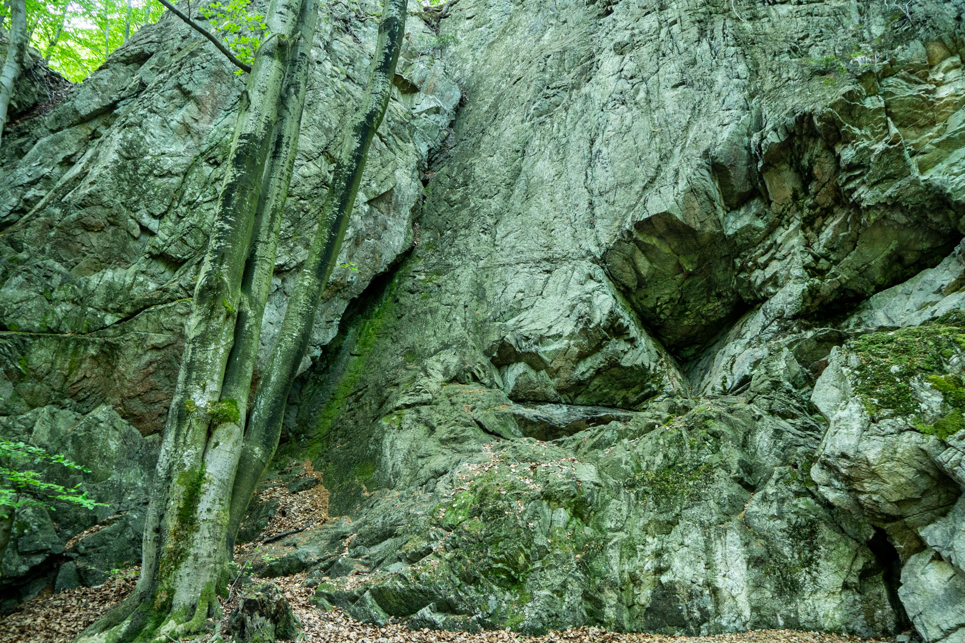 Šútovský vodopád a Chata pod Chlebom z Rieky (Malá Fatra)