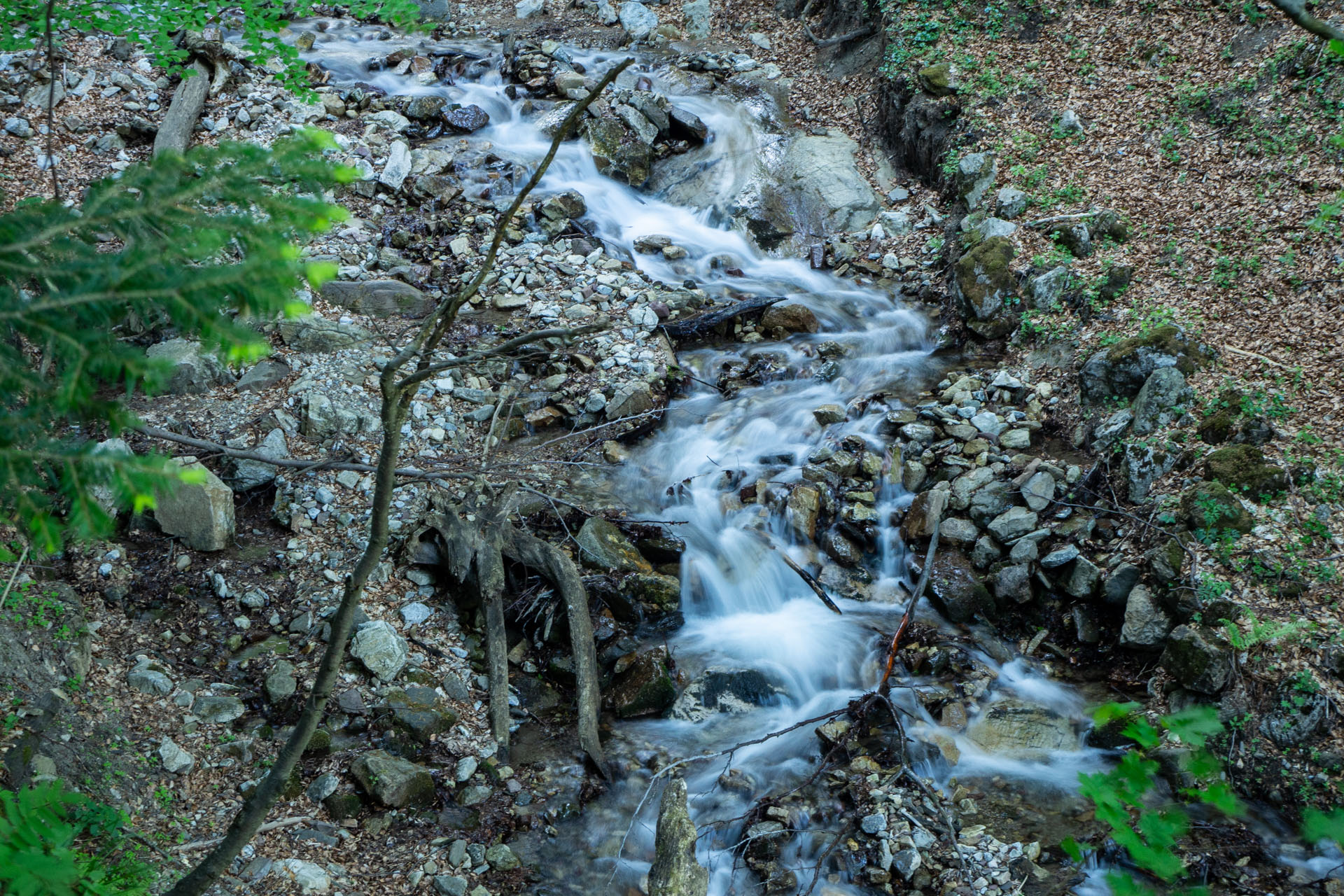 Šútovský vodopád a Chata pod Chlebom z Rieky (Malá Fatra)