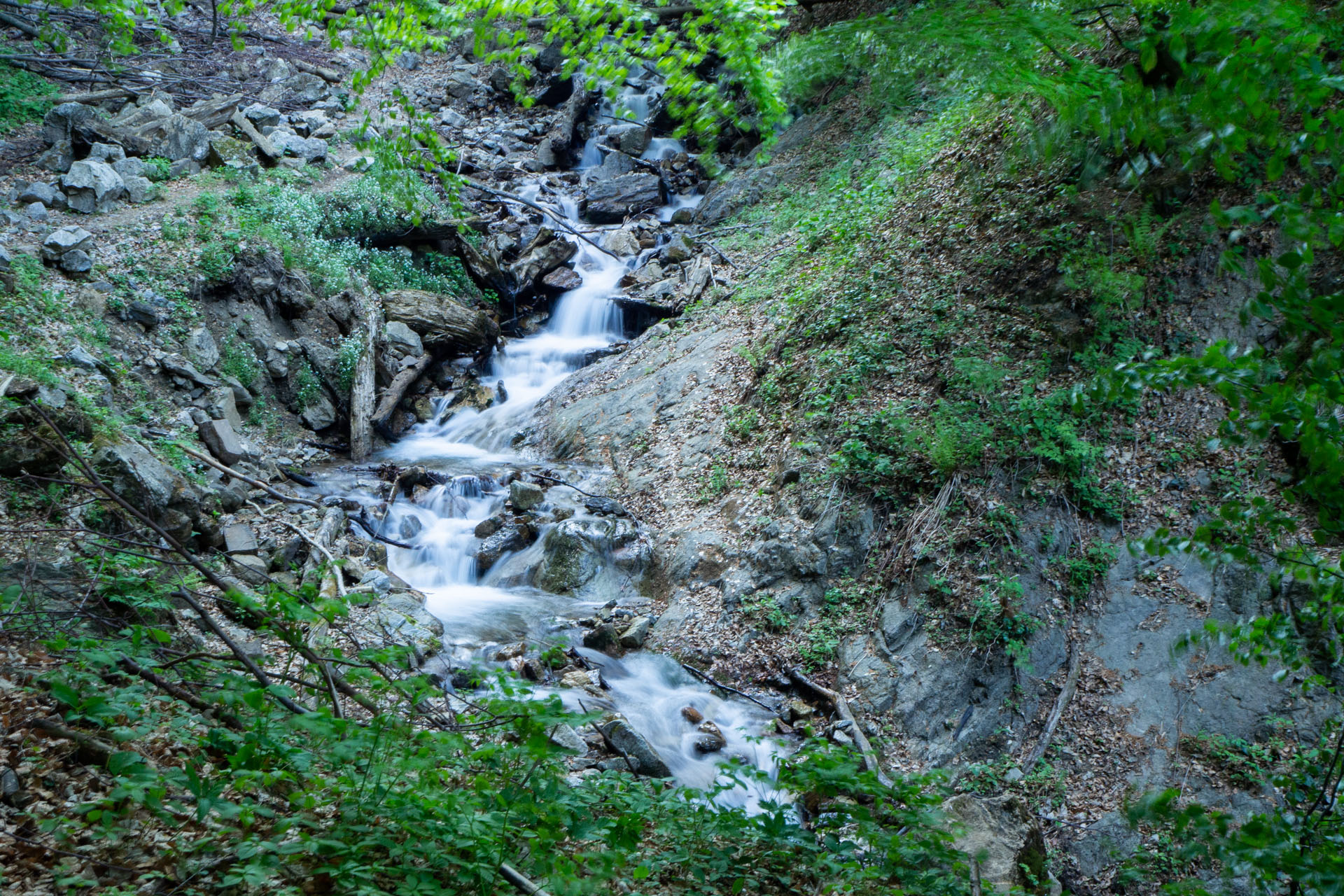 Šútovský vodopád a Chata pod Chlebom z Rieky (Malá Fatra)