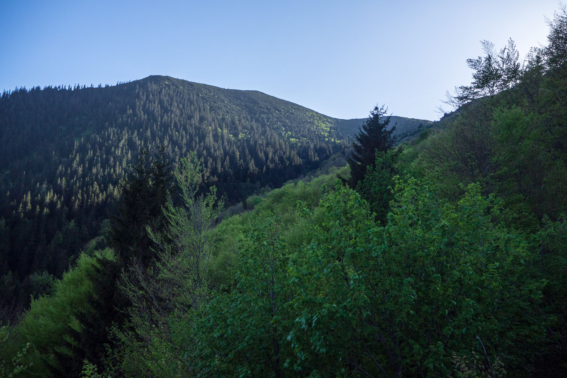 Šútovský vodopád a Chata pod Chlebom z Rieky (Malá Fatra)