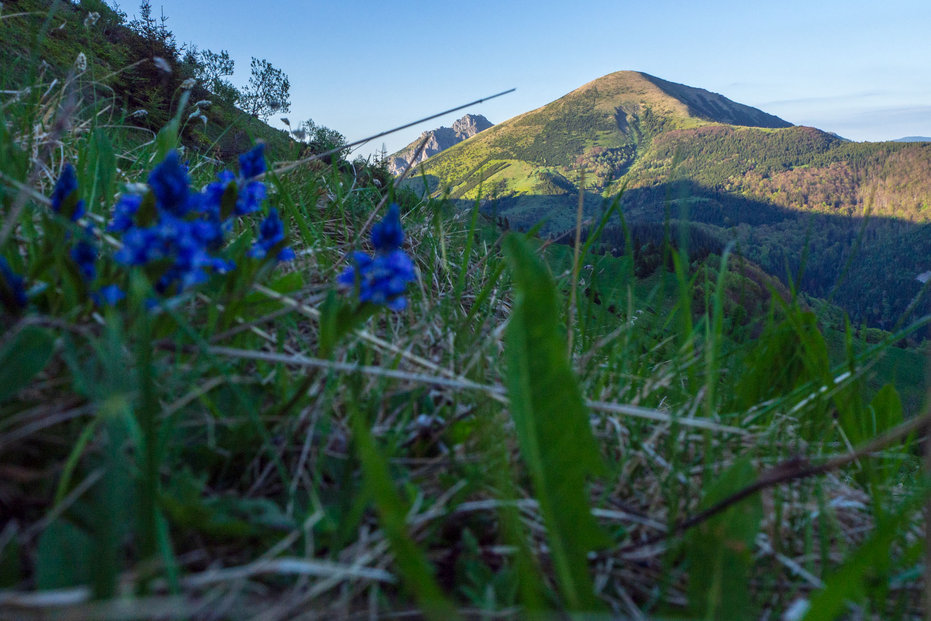 Šútovský vodopád a Chata pod Chlebom z Rieky (Malá Fatra)