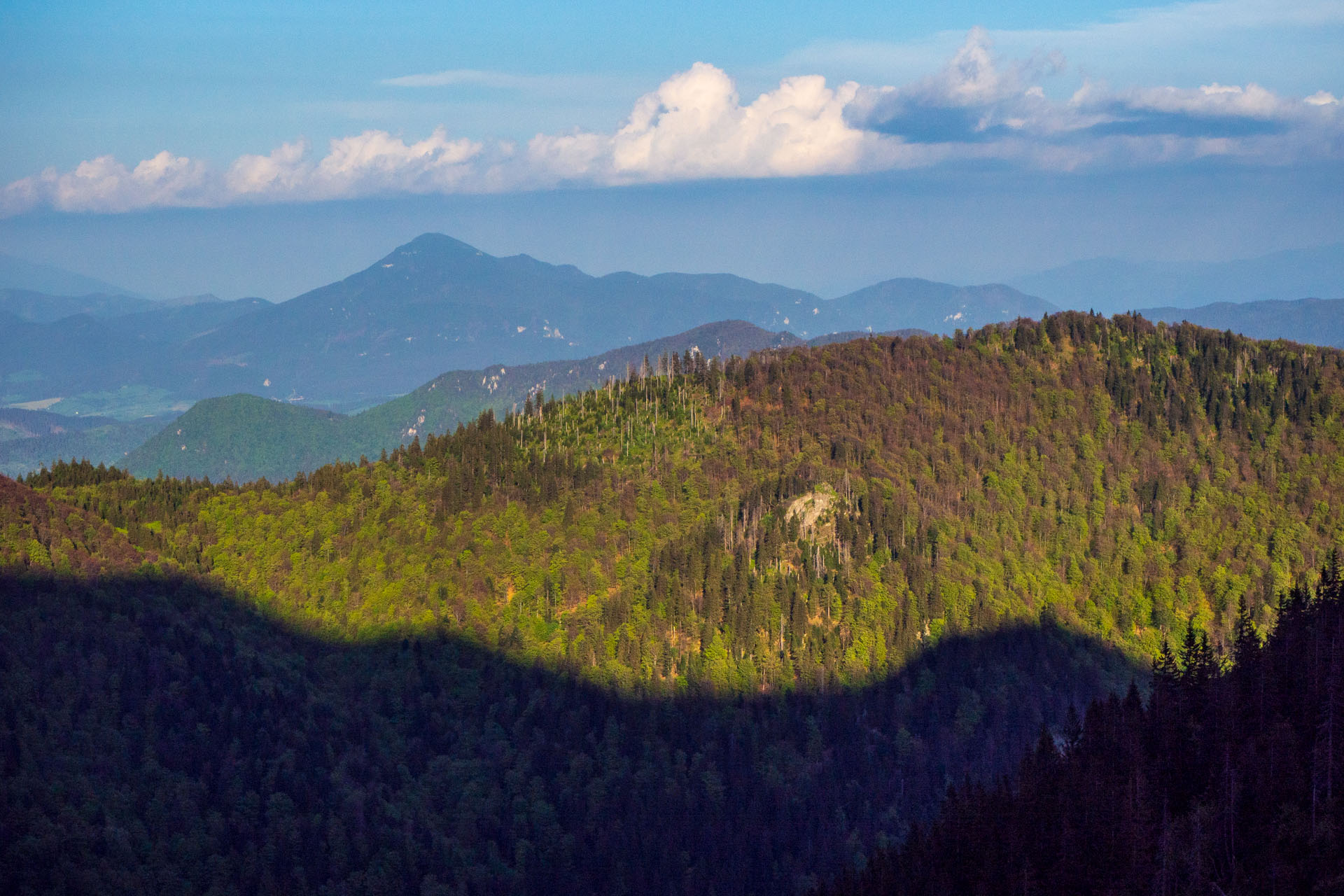 Šútovský vodopád a Chata pod Chlebom z Rieky (Malá Fatra)