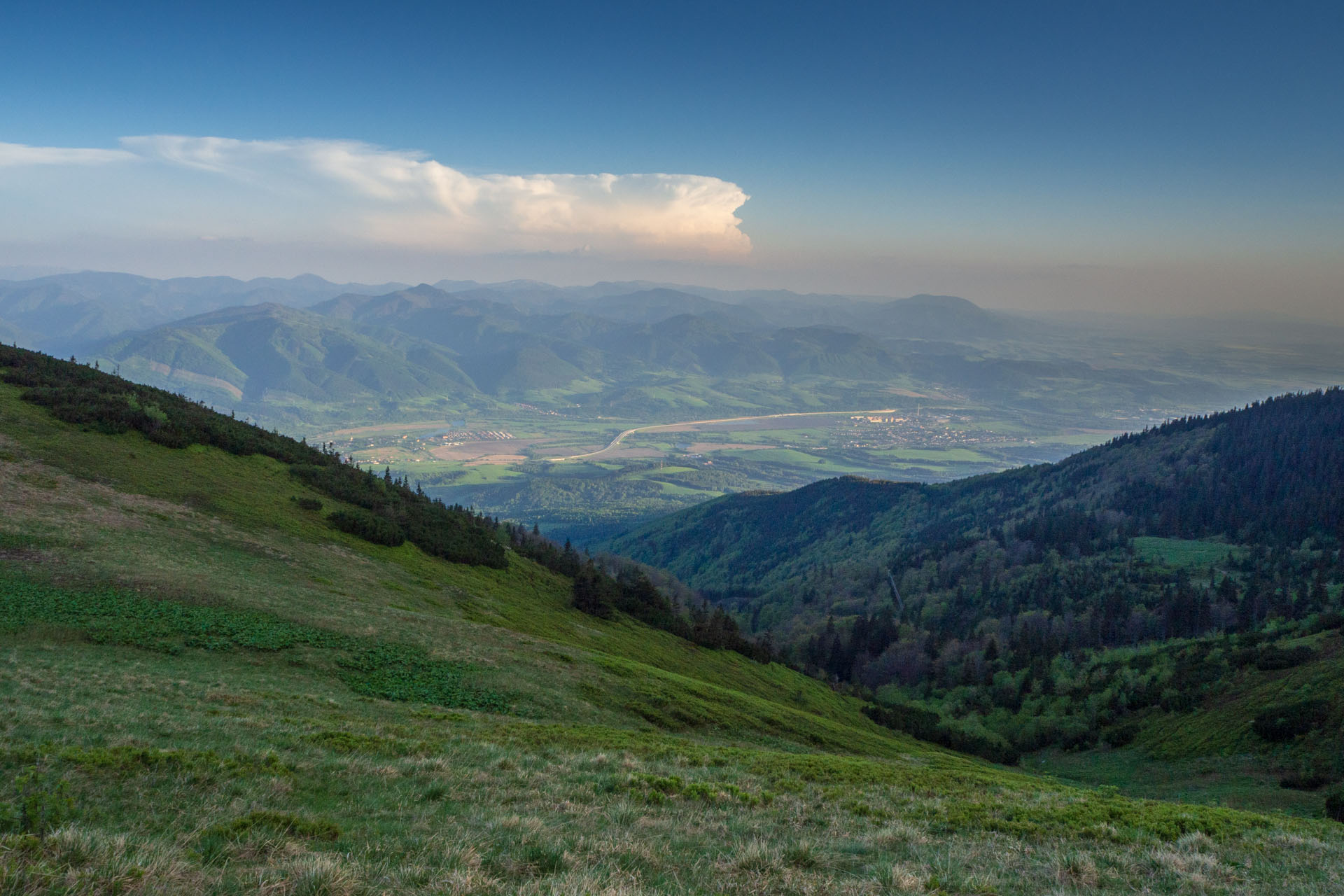 Šútovský vodopád a Chata pod Chlebom z Rieky (Malá Fatra)