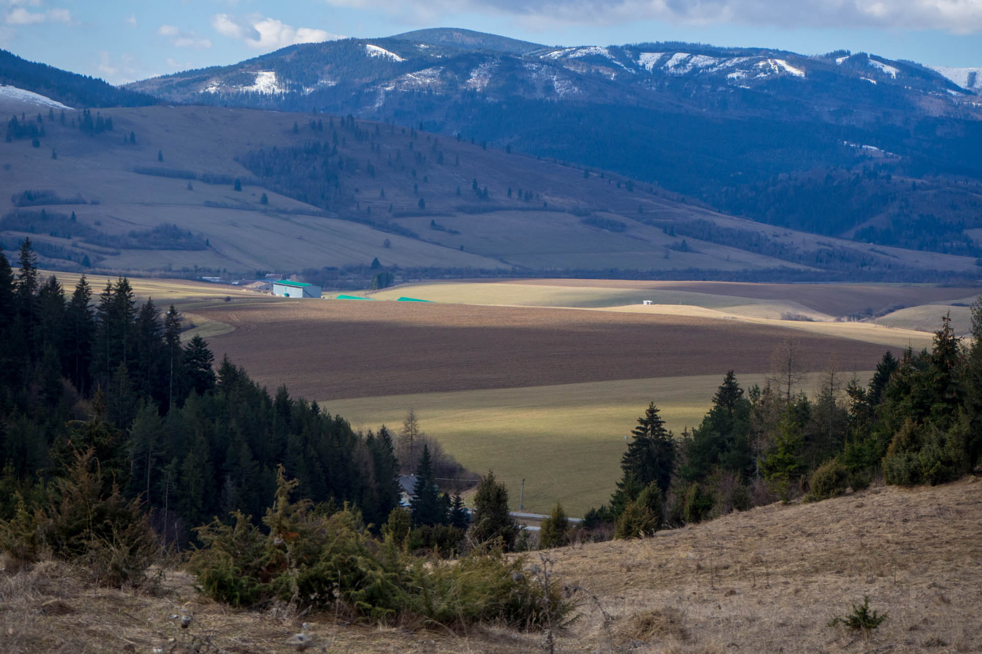 Veľkonočná Veľká Vápenica z Heľpy (Nízke Tatry)