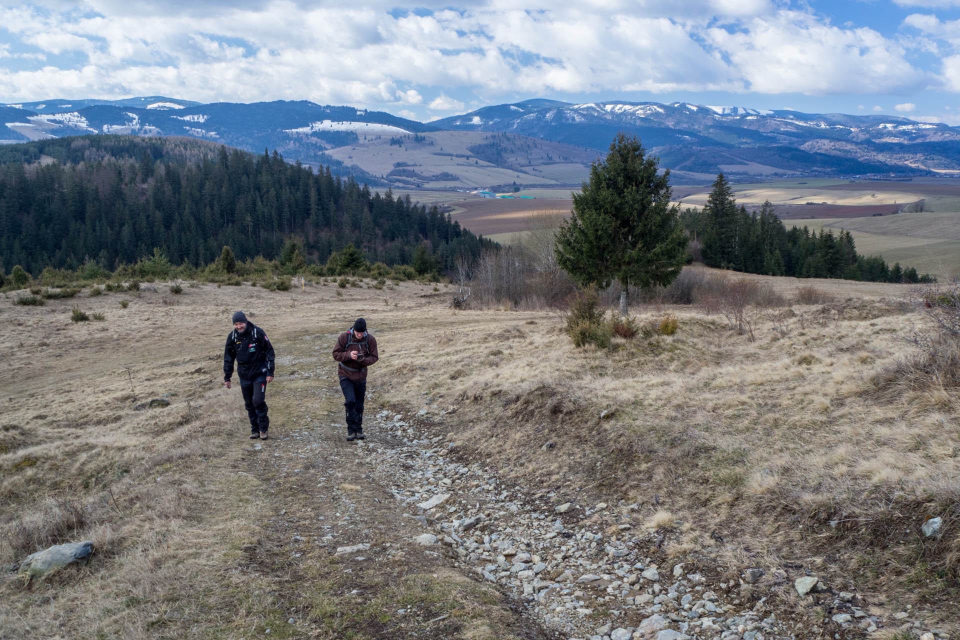 Veľkonočná Veľká Vápenica z Heľpy (Nízke Tatry)