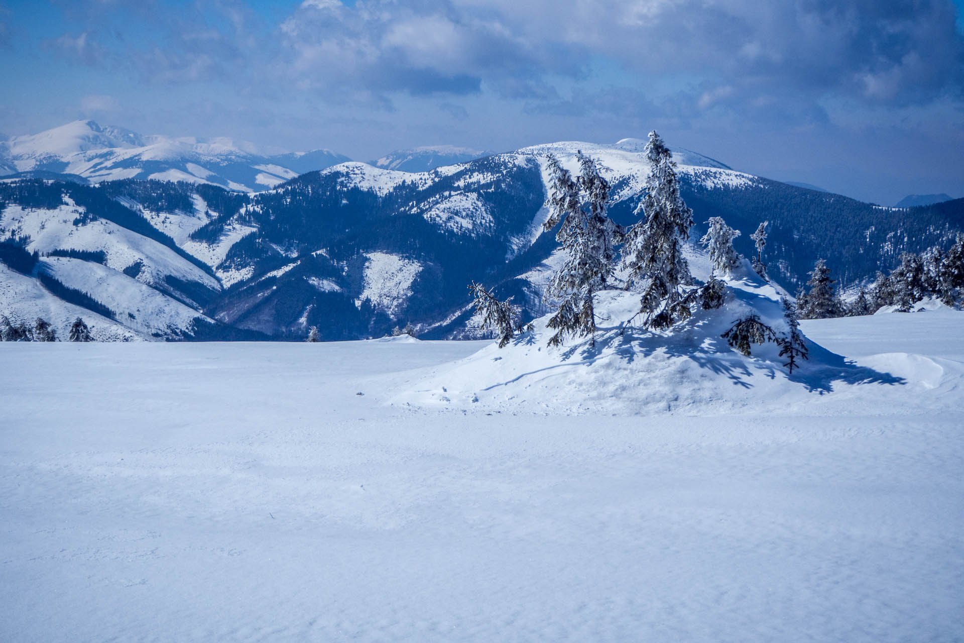 Veľkonočná Veľká Vápenica z Heľpy (Nízke Tatry)