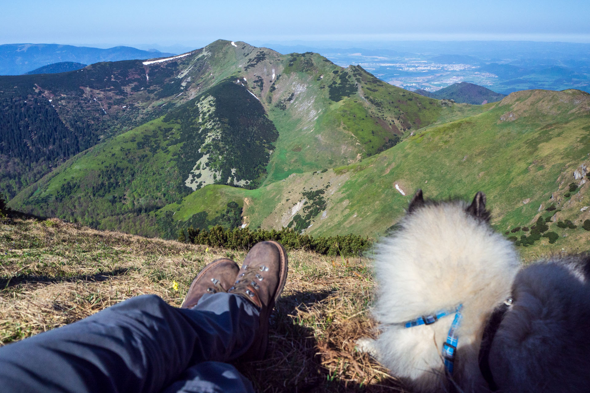 Veľký a Malý Kriváň z Chaty pod Chlebom (Malá Fatra)