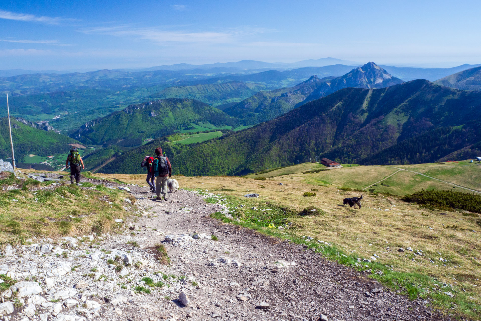 Veľký a Malý Kriváň z Chaty pod Chlebom (Malá Fatra)