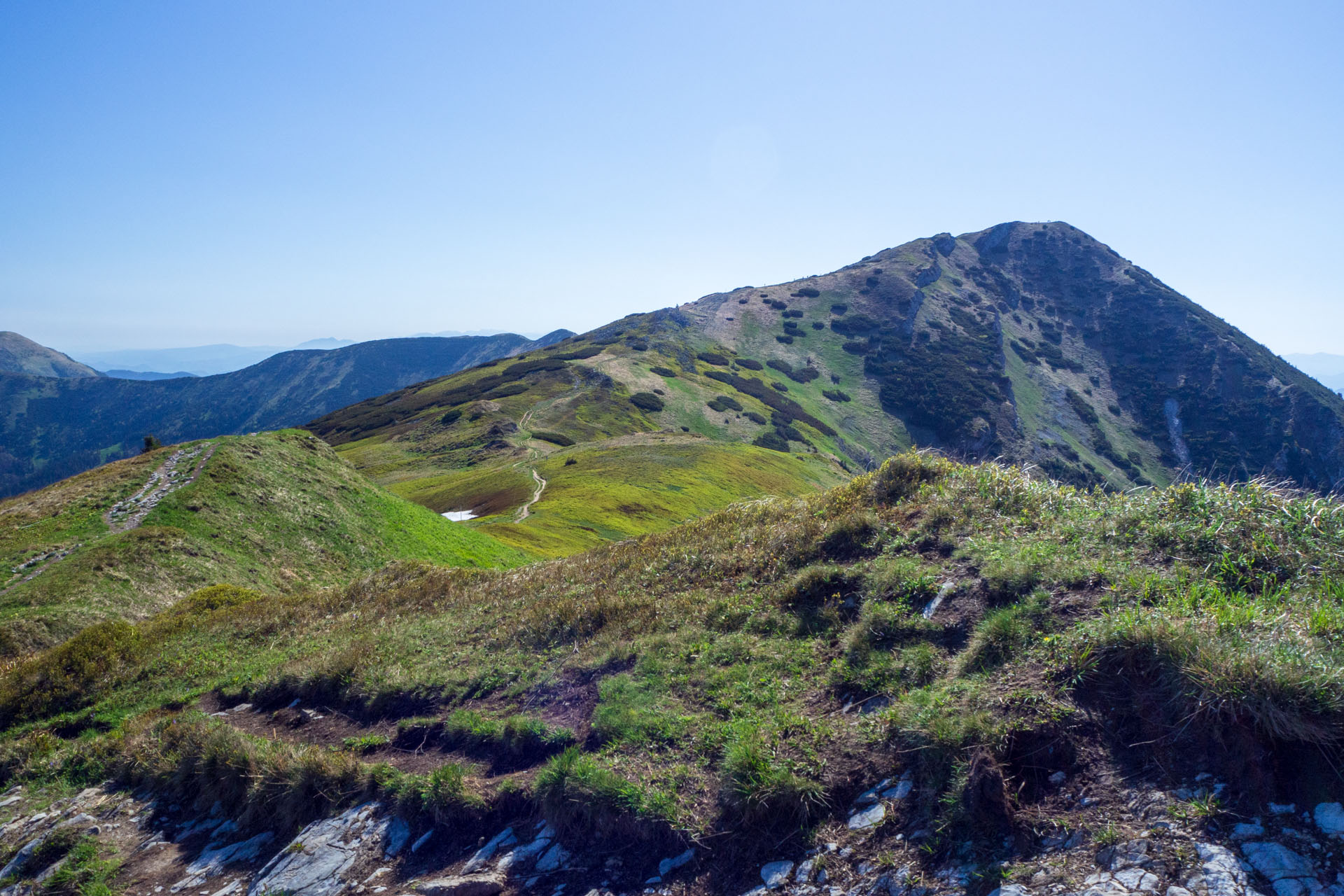 Veľký a Malý Kriváň z Chaty pod Chlebom (Malá Fatra)