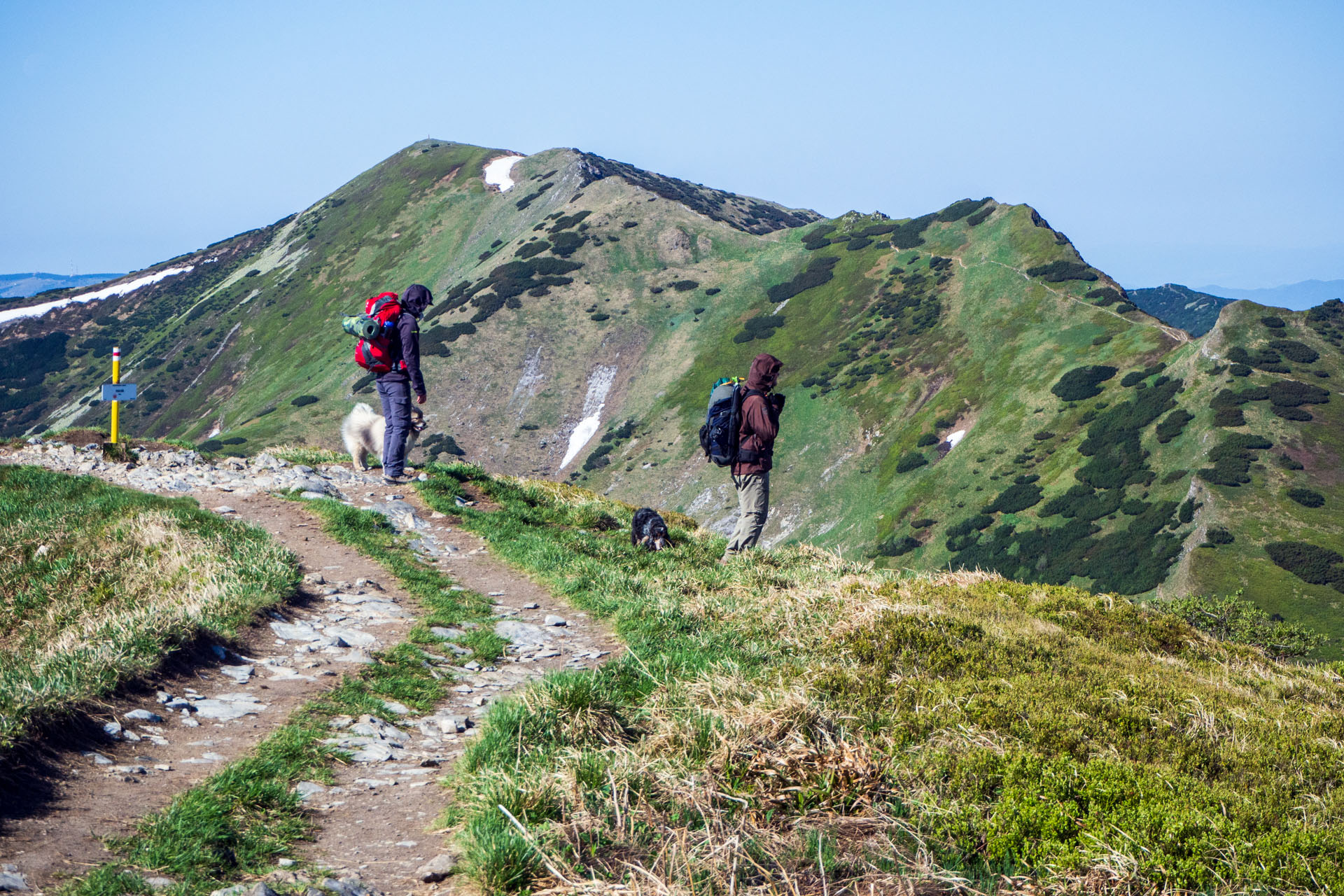 Veľký a Malý Kriváň z Chaty pod Chlebom (Malá Fatra)