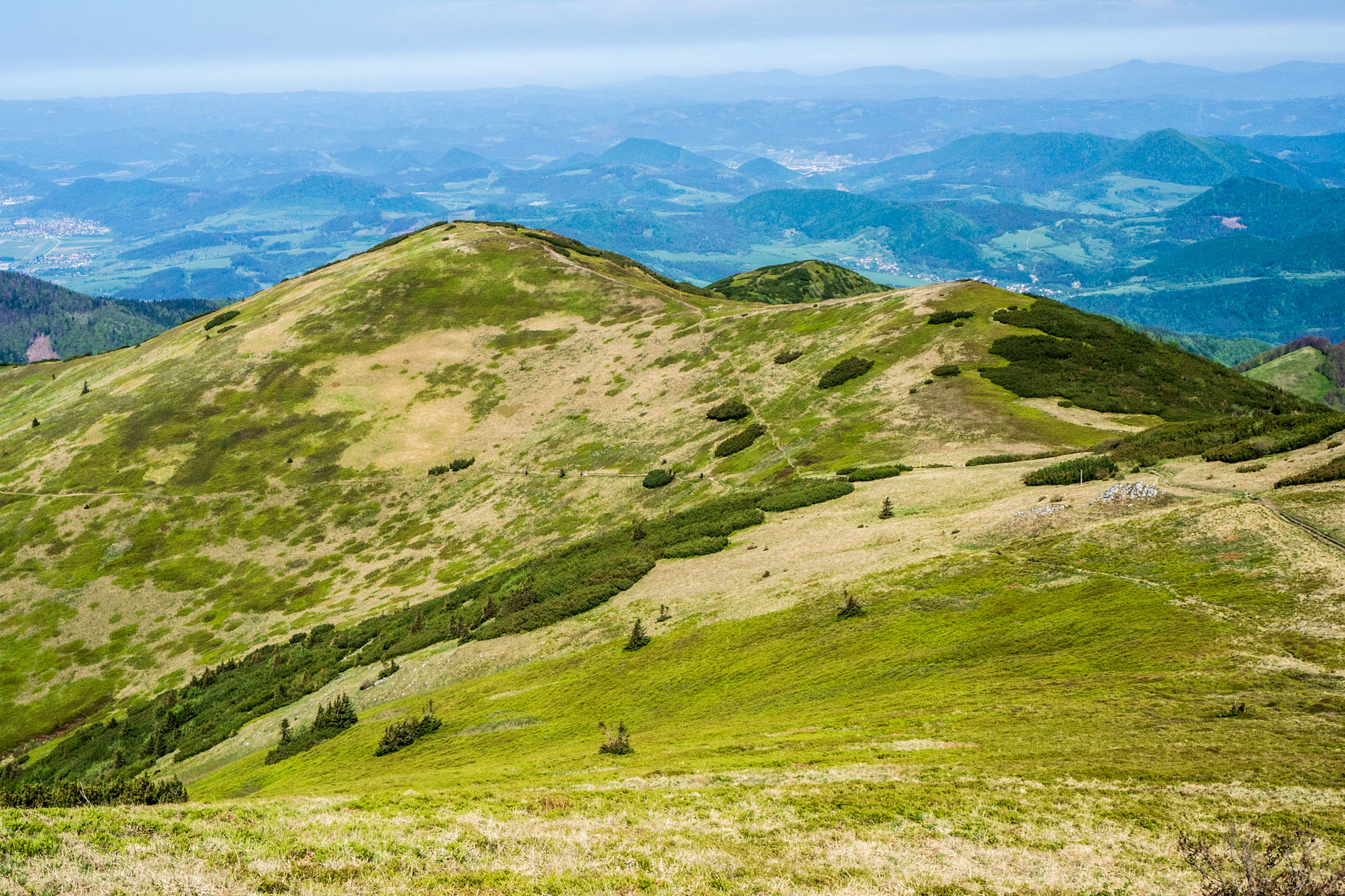 Veľký a Malý Kriváň z Chaty pod Chlebom (Malá Fatra)