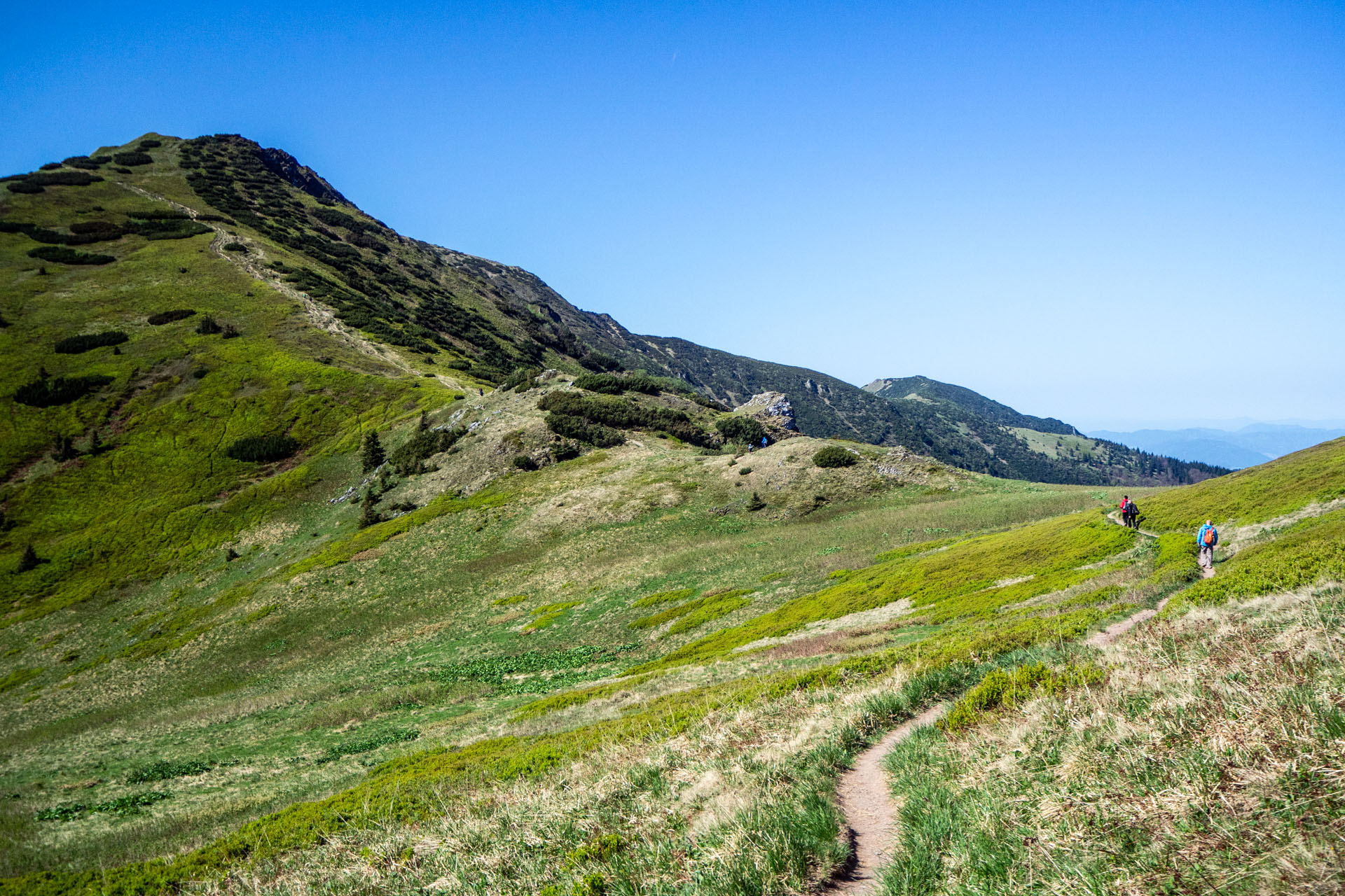 Veľký a Malý Kriváň z Chaty pod Chlebom (Malá Fatra)