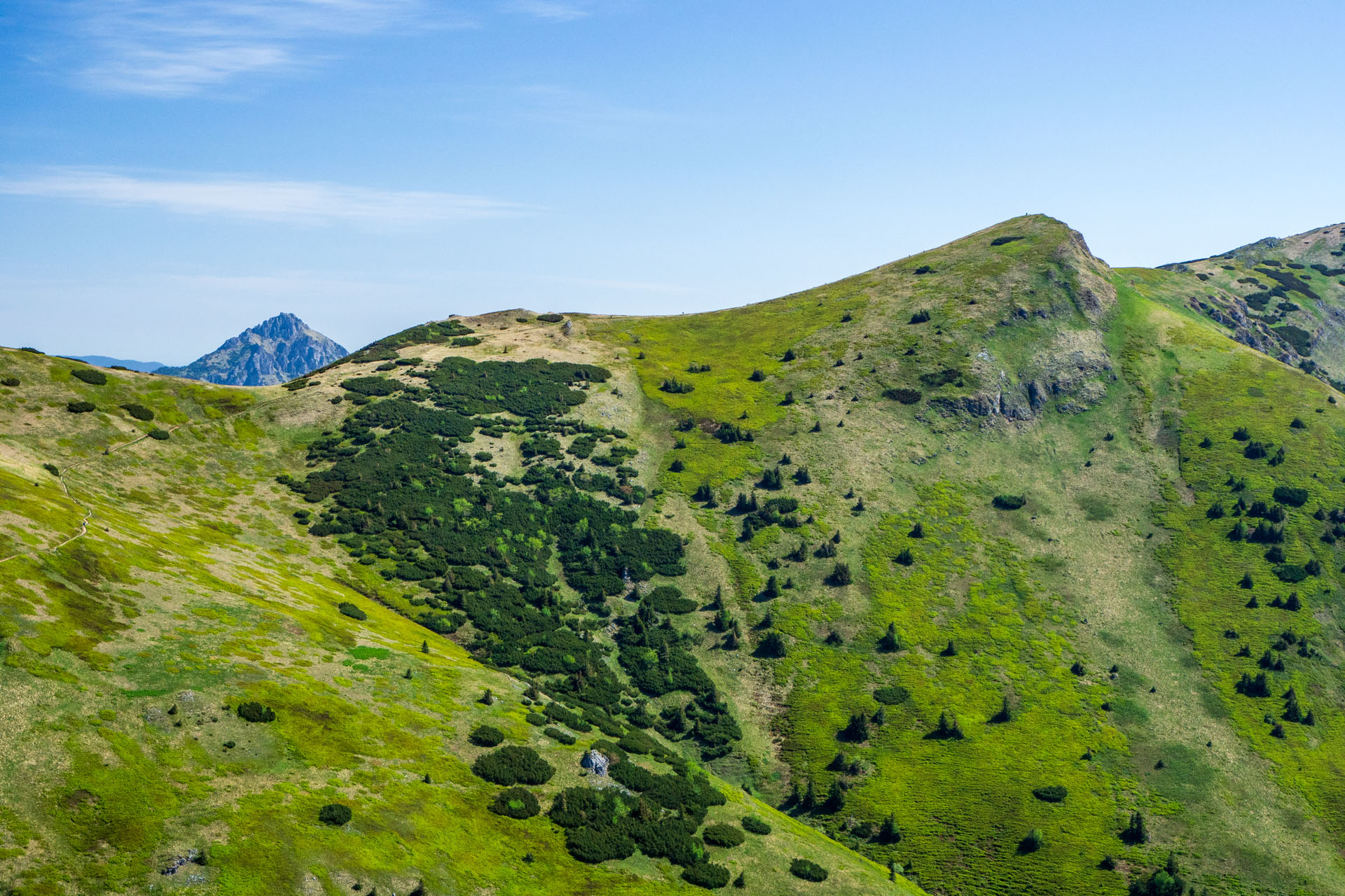 Veľký a Malý Kriváň z Chaty pod Chlebom (Malá Fatra)