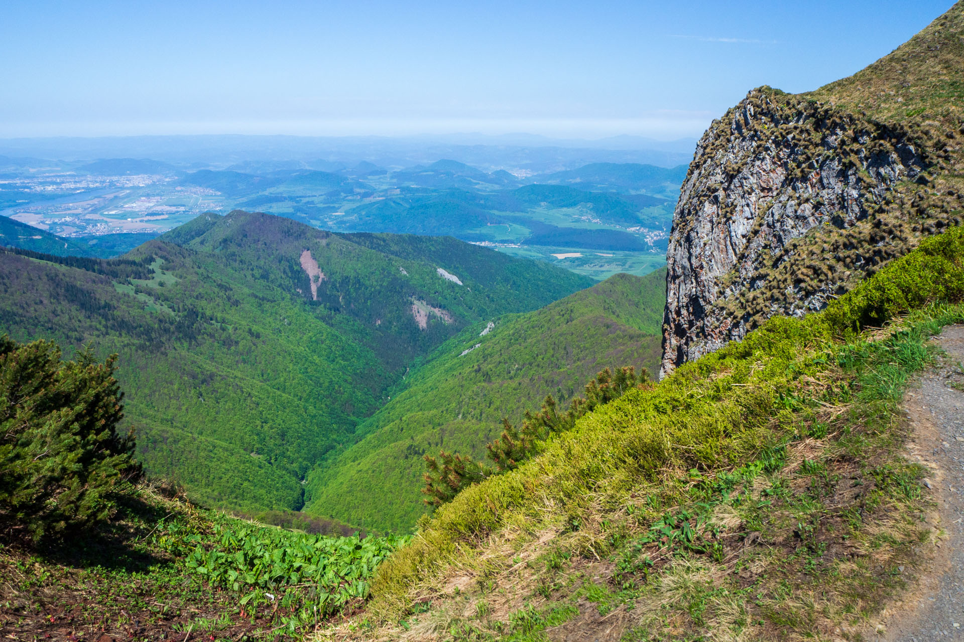 Veľký a Malý Kriváň z Chaty pod Chlebom (Malá Fatra)