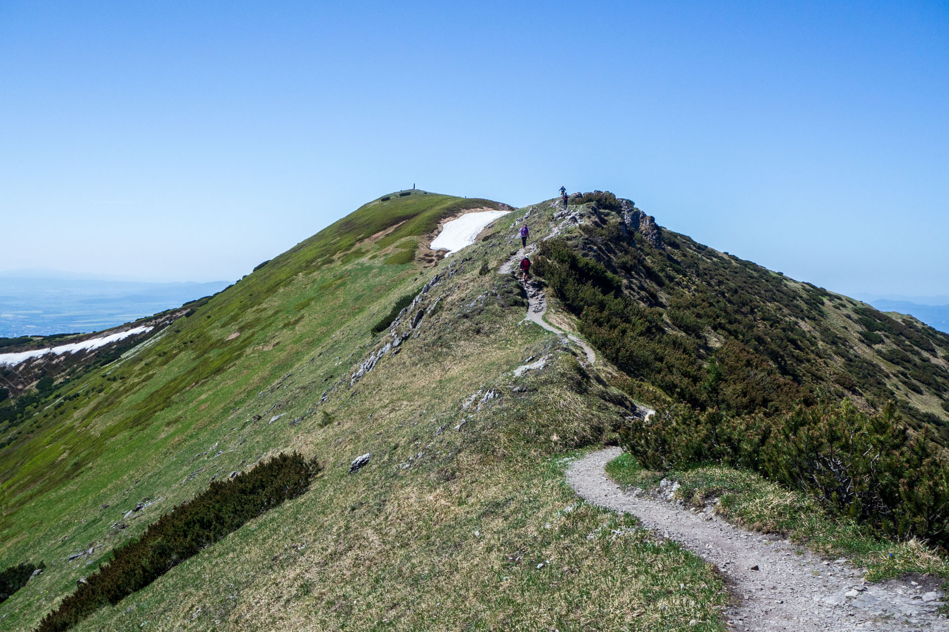 Veľký a Malý Kriváň z Chaty pod Chlebom (Malá Fatra)