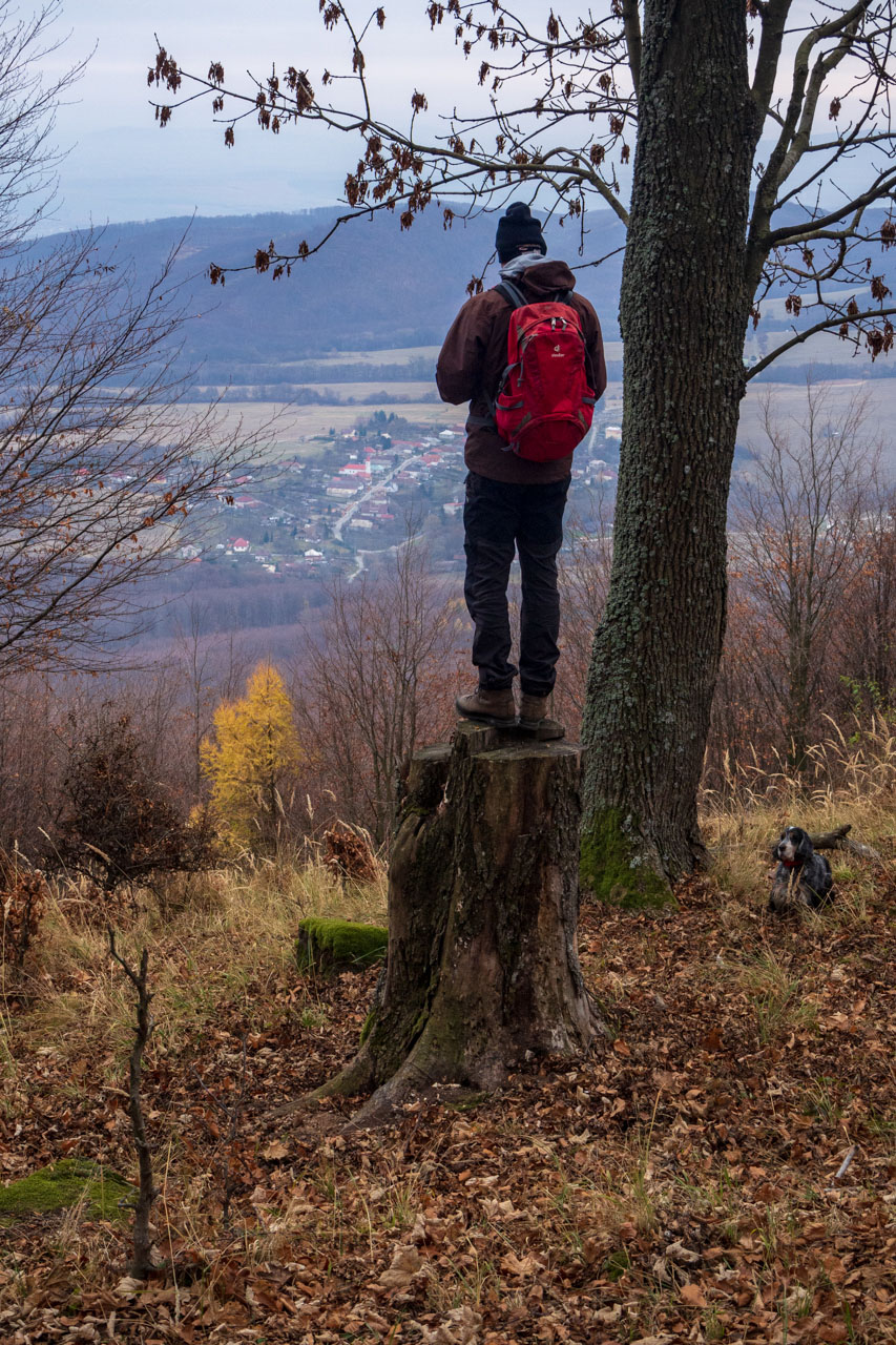 Vyhliadka pod Bradlom a Dobrák (Slanské vrchy)