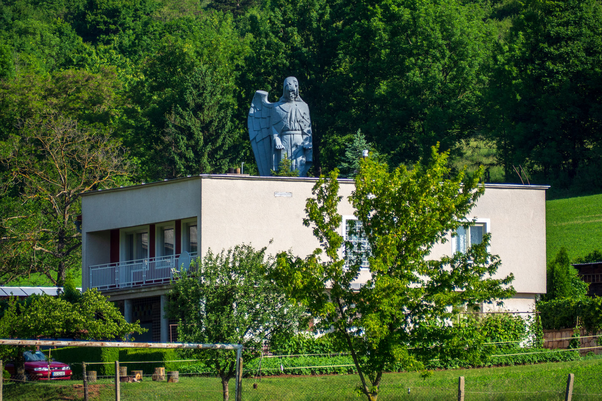 Vyhliadka za Okrúhlym lazom z Hája (Slovenský kras)