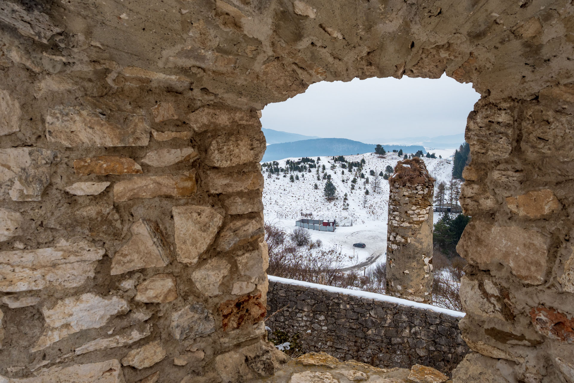 Dreveník a Spišský hrad zo Žehry (Levočské vrchy)