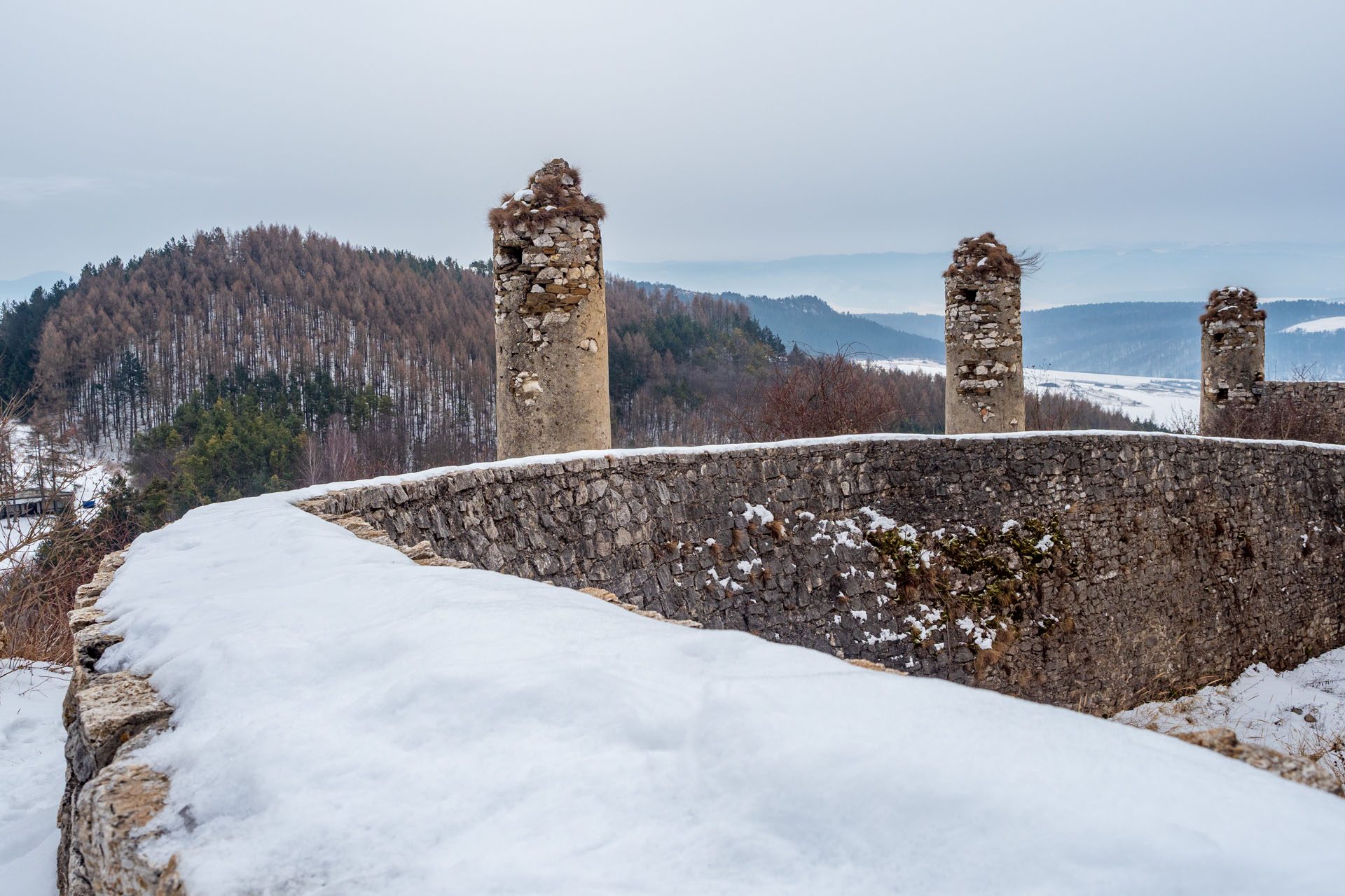 Dreveník a Spišský hrad zo Žehry (Levočské vrchy)