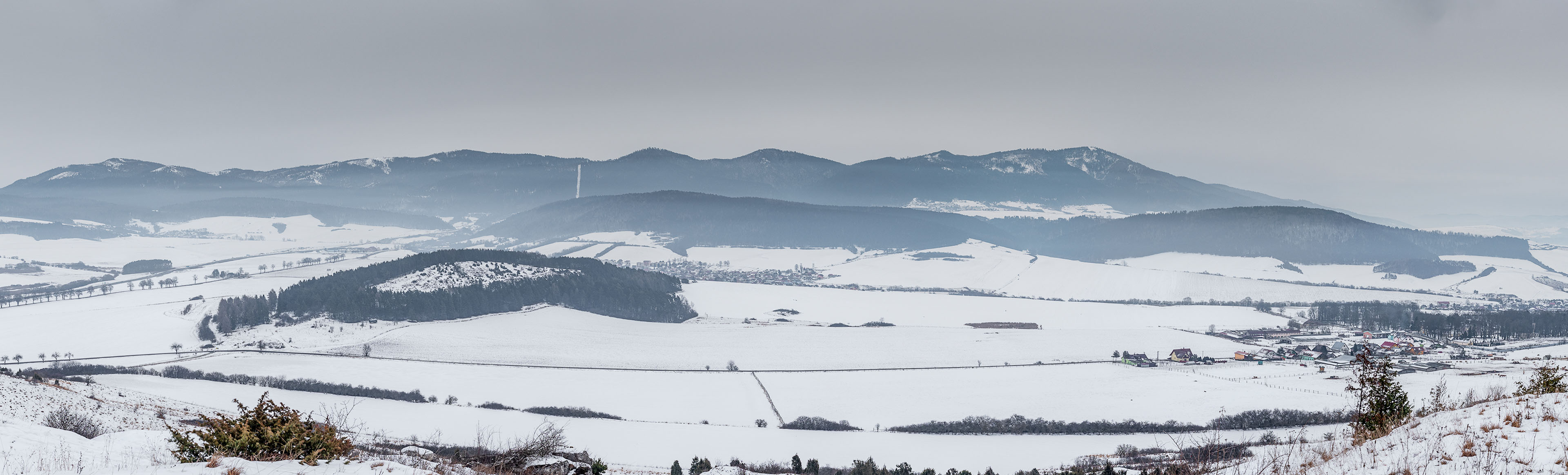 Dreveník a Spišský hrad zo Žehry (Levočské vrchy)