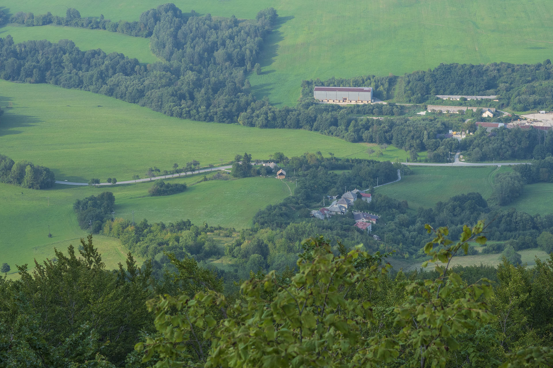 Gerlašská skala a Zvonárka z Rožňavského Bystrého (Slovenský kras)