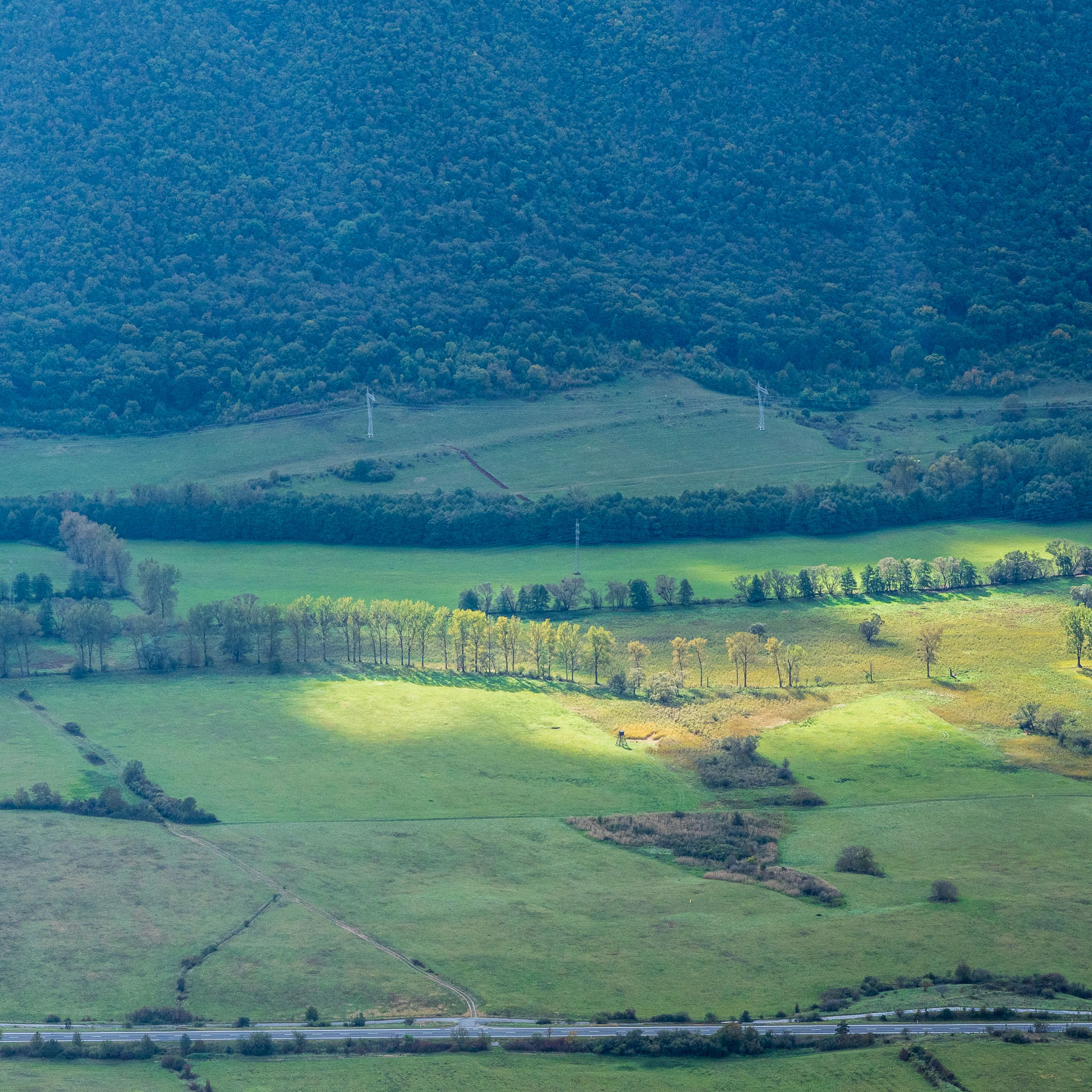 Horný vrch zo sedla Soroška (Slovenský kras)