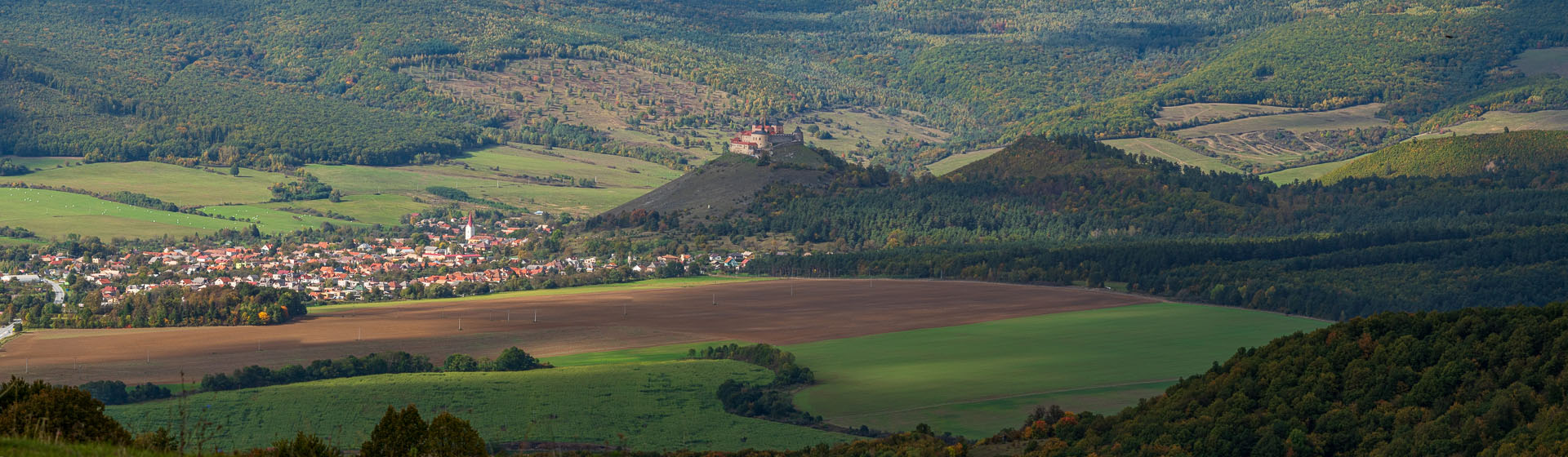 Horný vrch zo sedla Soroška (Slovenský kras)