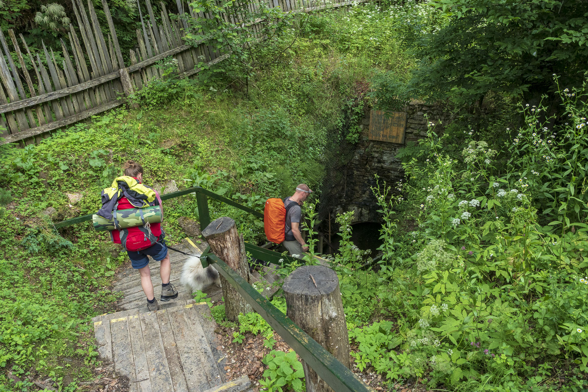 Koprášsky viadukt, Koprášsky a Slavošovský tunel zo Slavošoviec (Stolické vrchy)