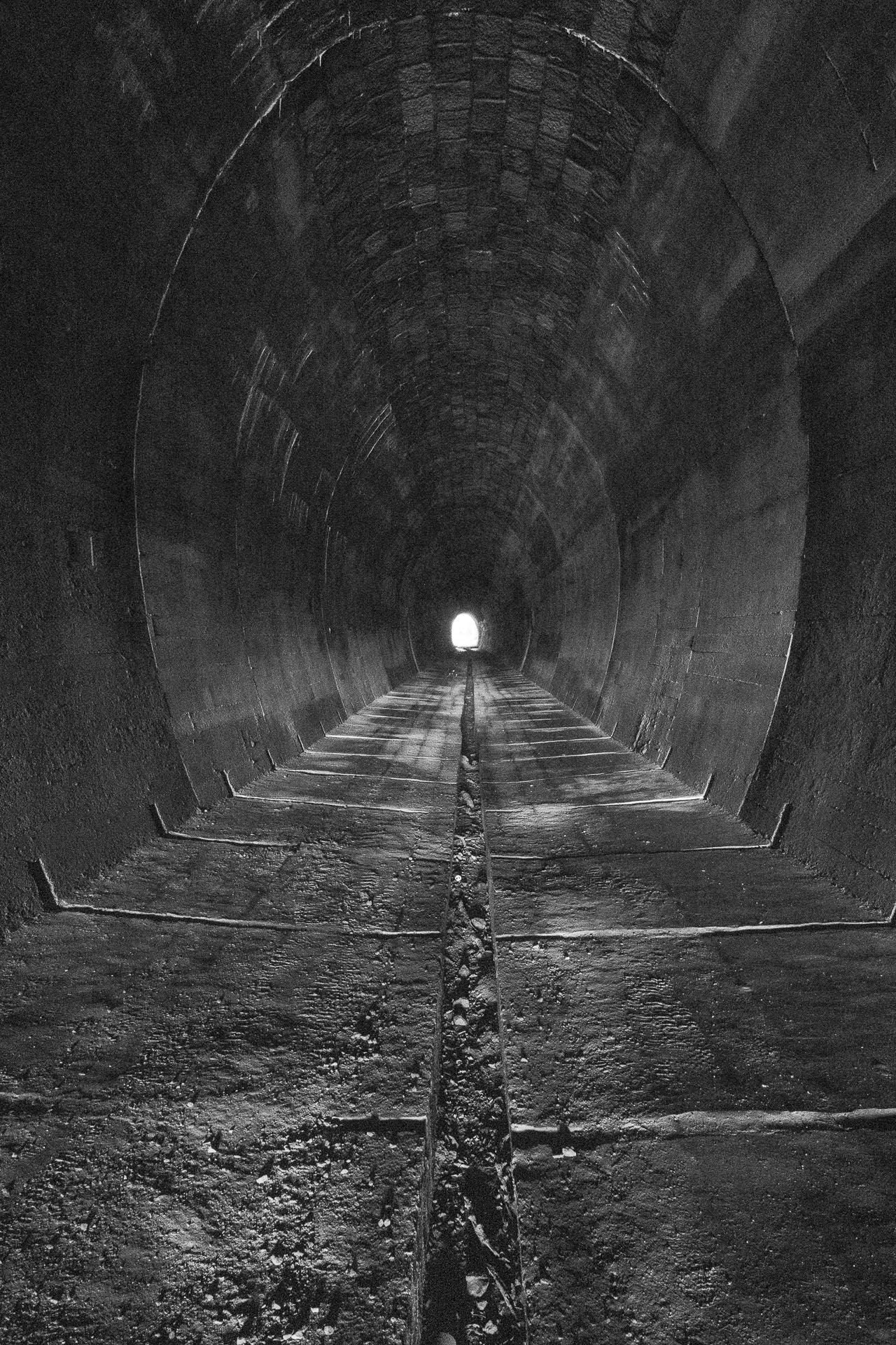 Koprášsky viadukt, Koprášsky a Slavošovský tunel zo Slavošoviec (Stolické vrchy)