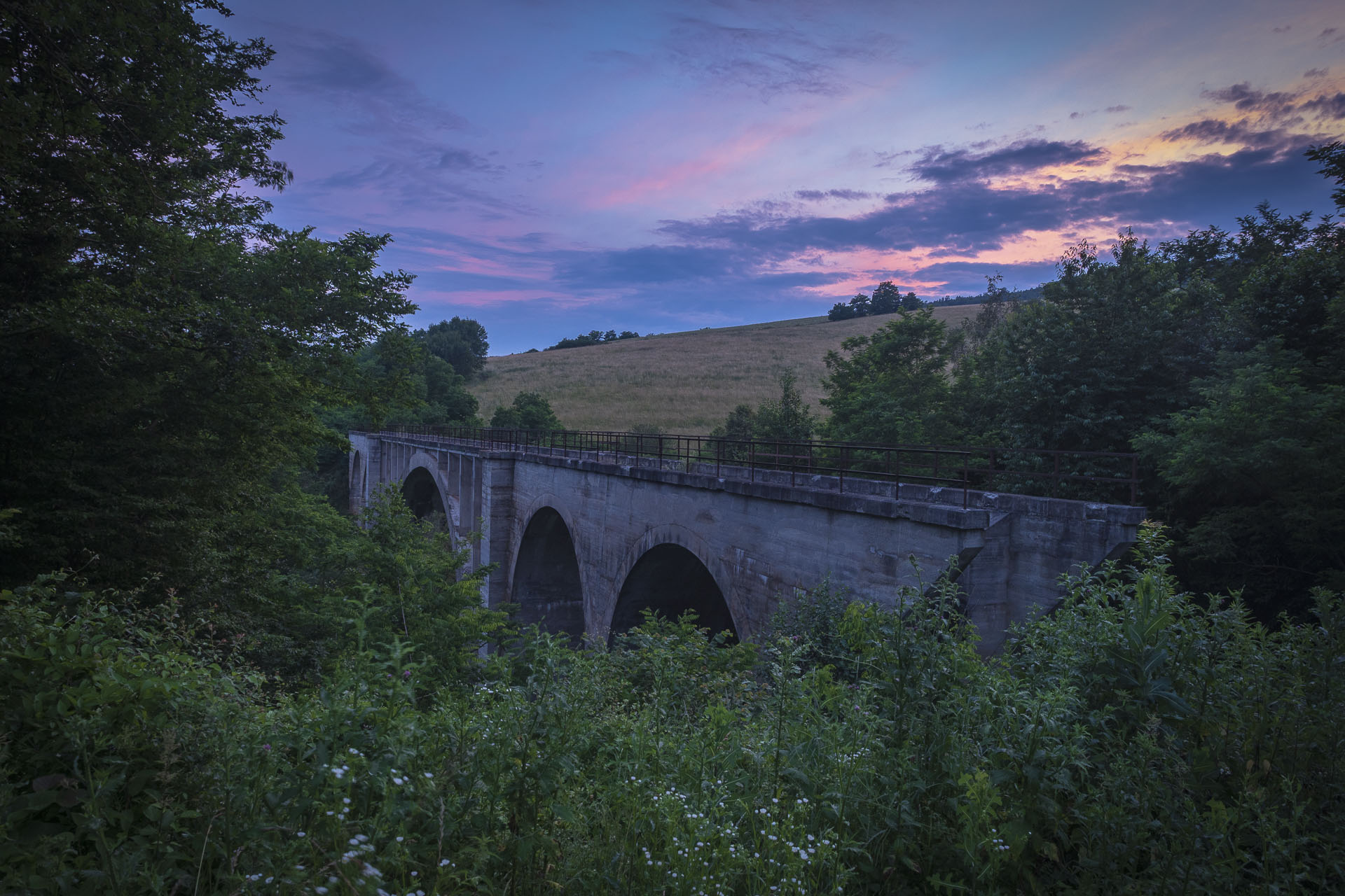 Koprášsky viadukt, Koprášsky a Slavošovský tunel zo Slavošoviec (Stolické vrchy)