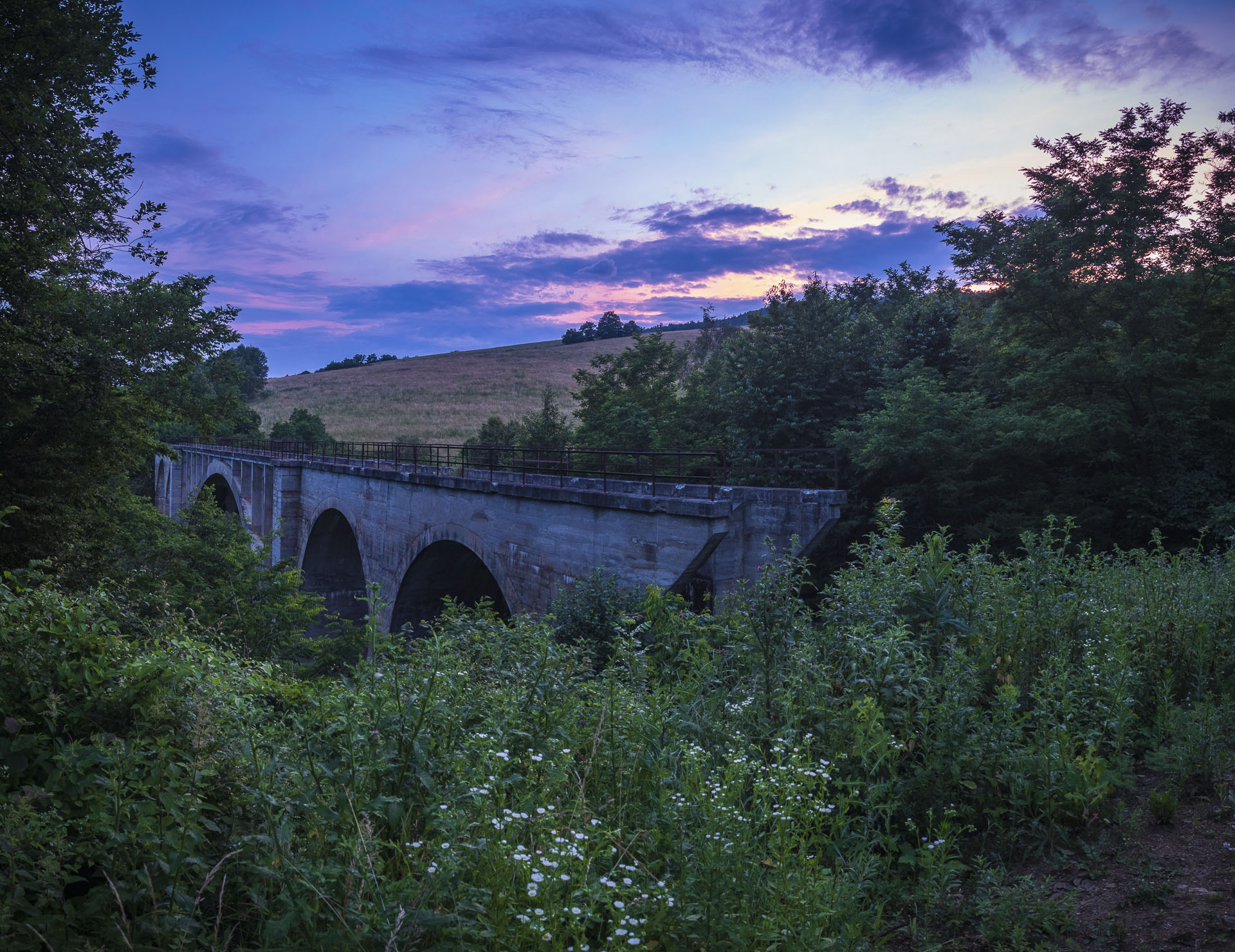 Koprášsky viadukt, Koprášsky a Slavošovský tunel zo Slavošoviec (Stolické vrchy)