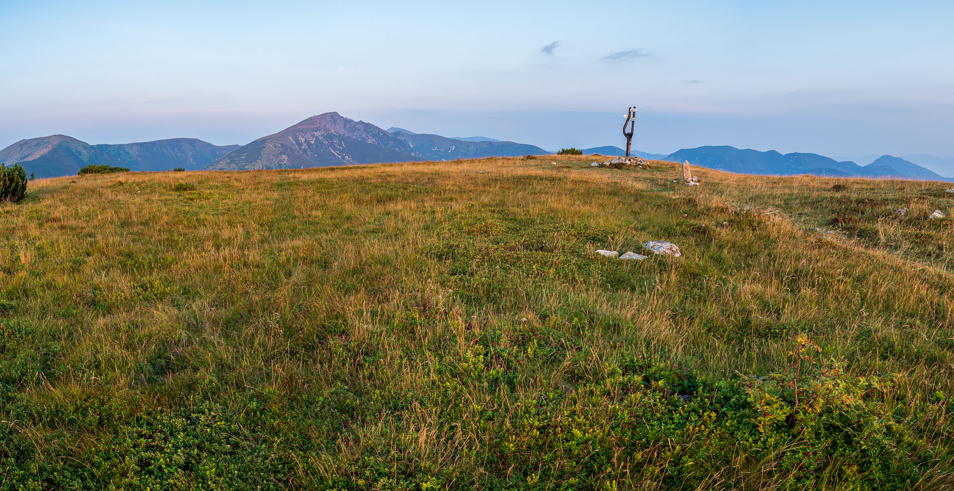 Rovná hoľa z Chaty gen. M. R. Štefánika (Nízke Tatry)