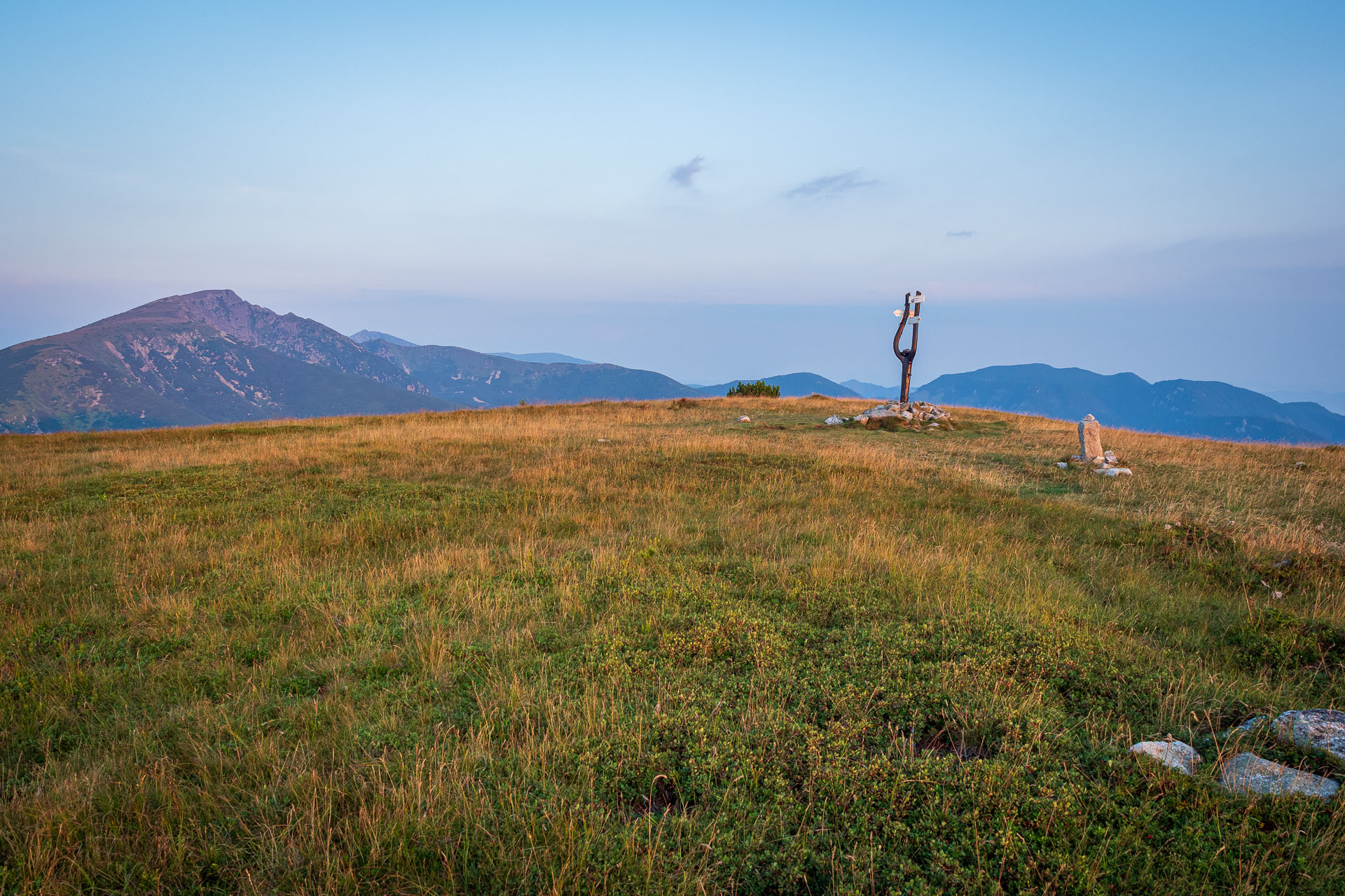 Rovná hoľa z Chaty gen. M. R. Štefánika (Nízke Tatry)