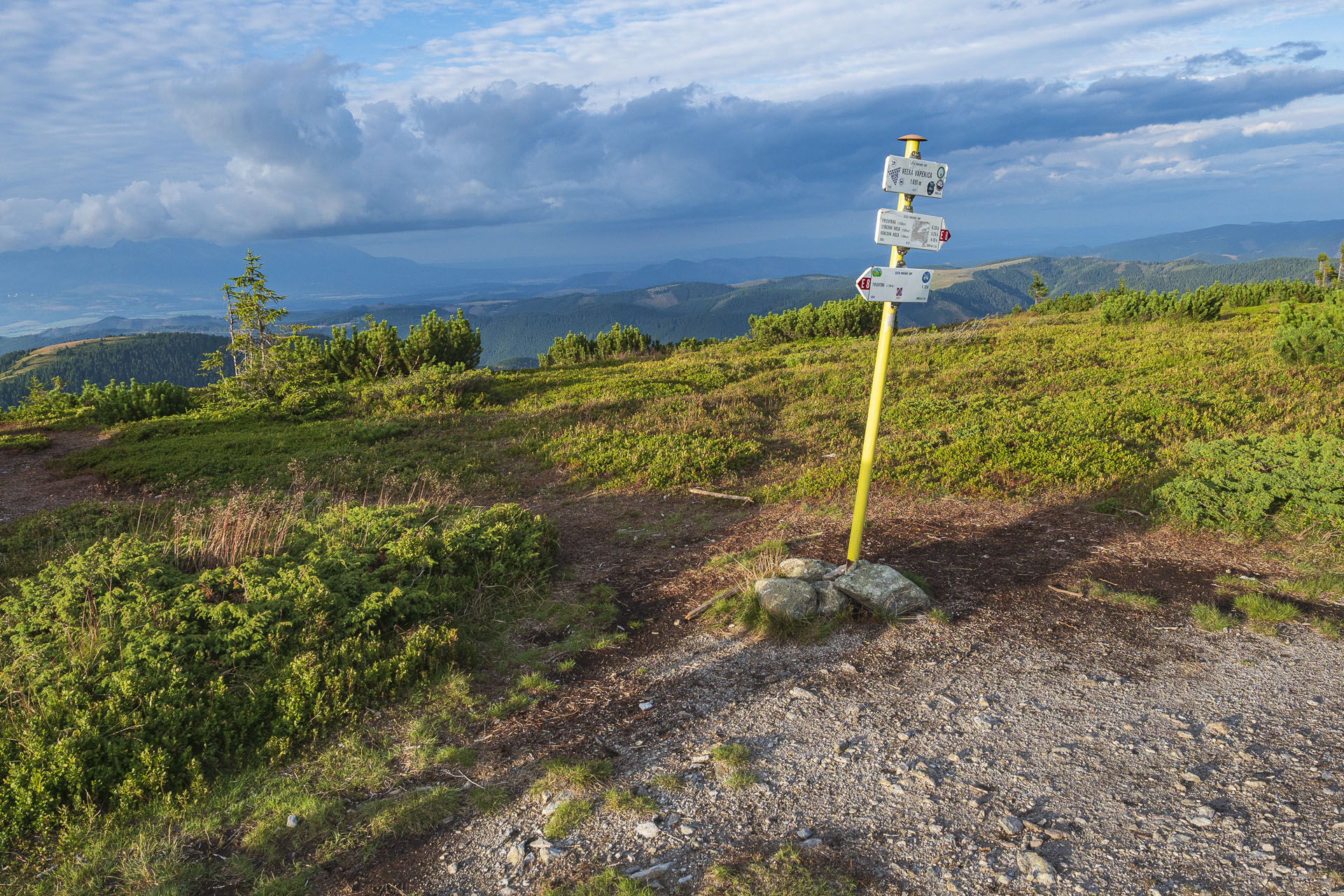 Veľká Vápenica z Heľpy (Nízke Tatry)