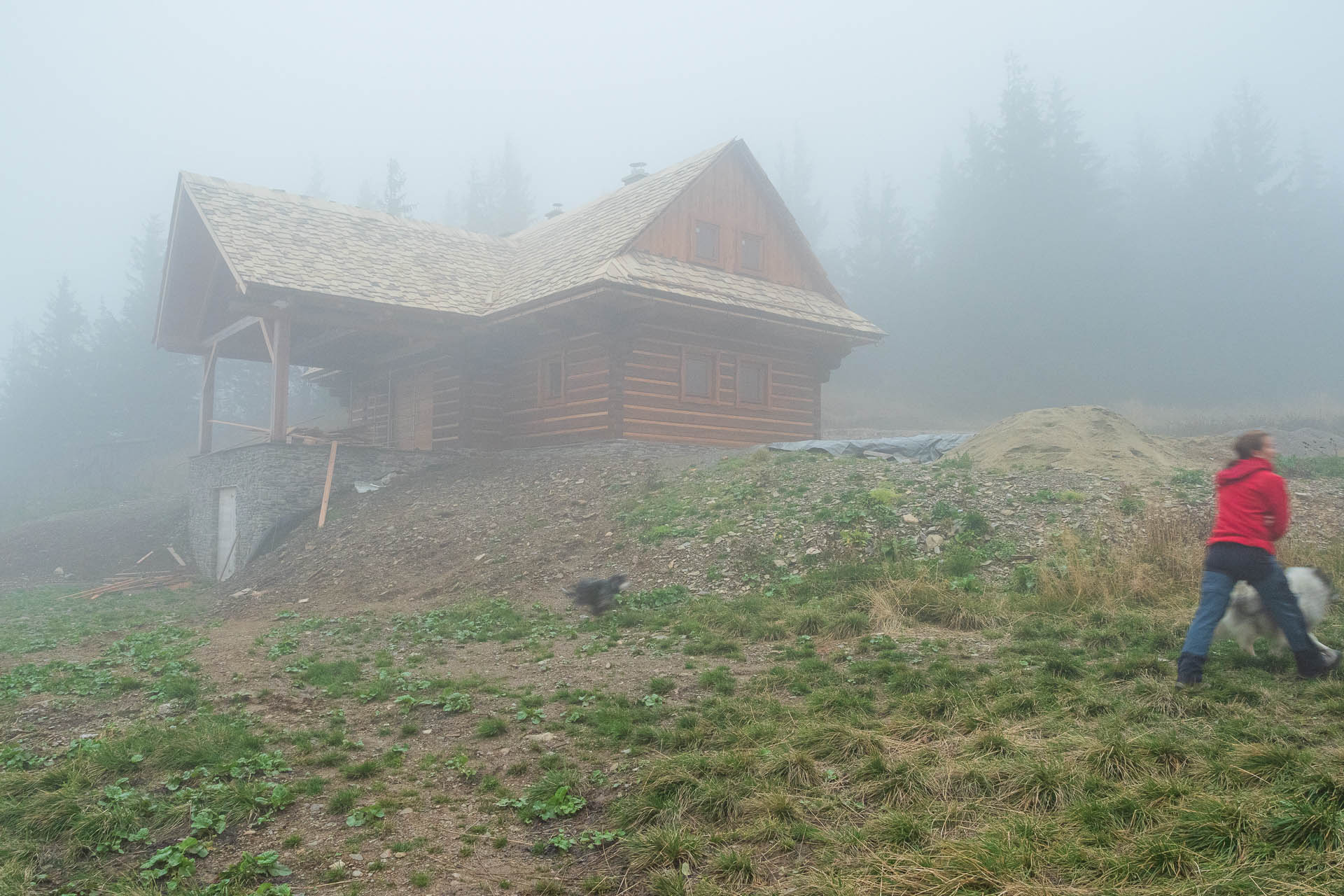 Beňuška a útulňa Barborka z Čertovice (Nízke Tatry)