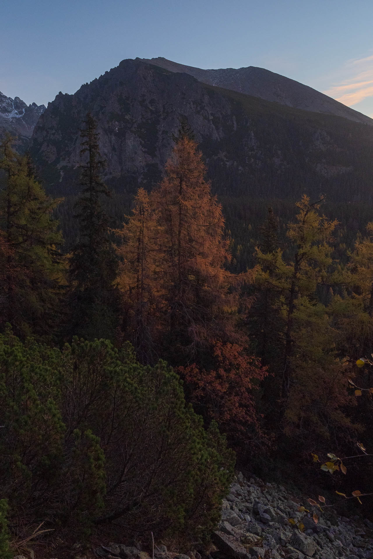 Kôprovský štít od Štrbského plesa (Vysoké Tatry)