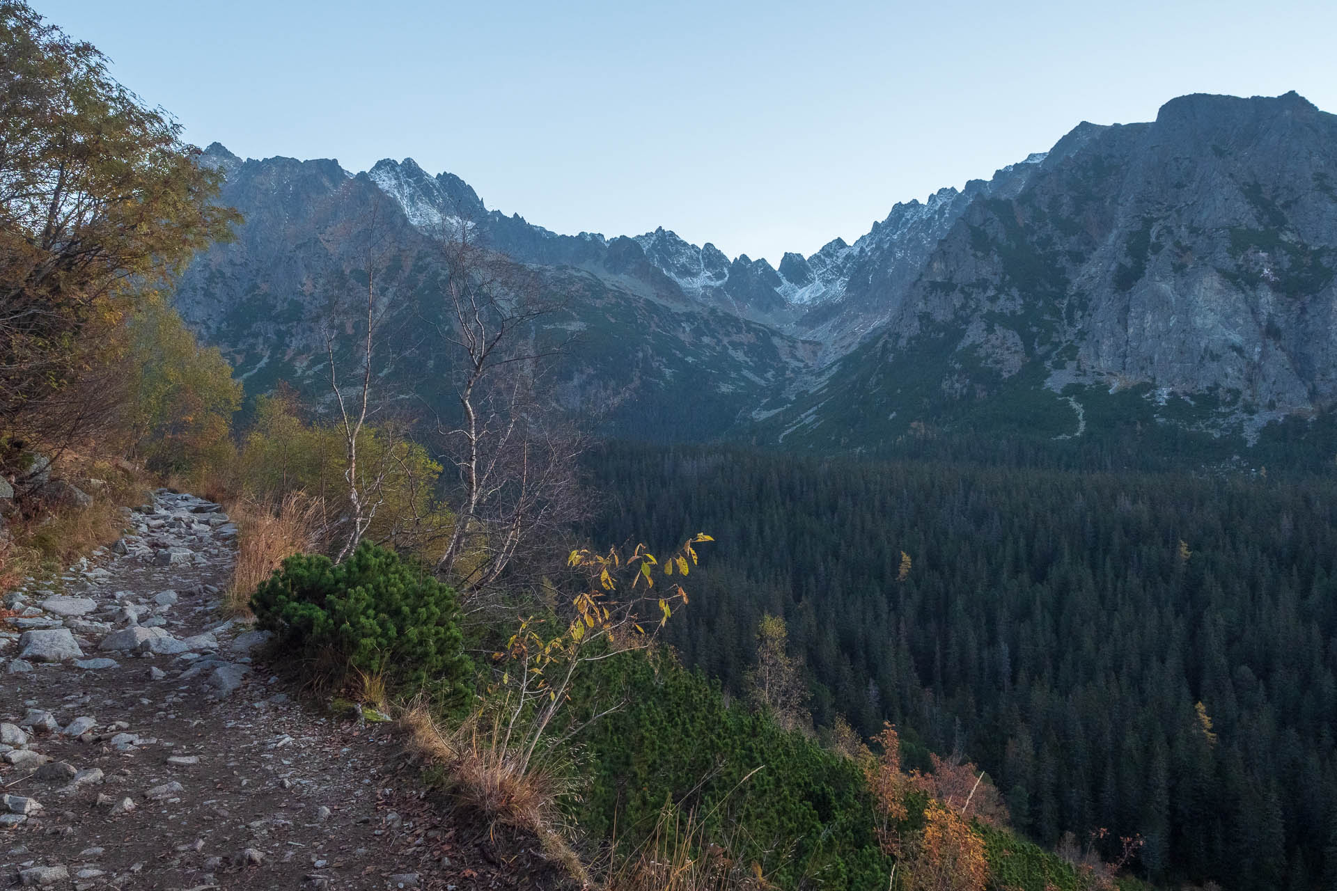 Kôprovský štít od Štrbského plesa (Vysoké Tatry)