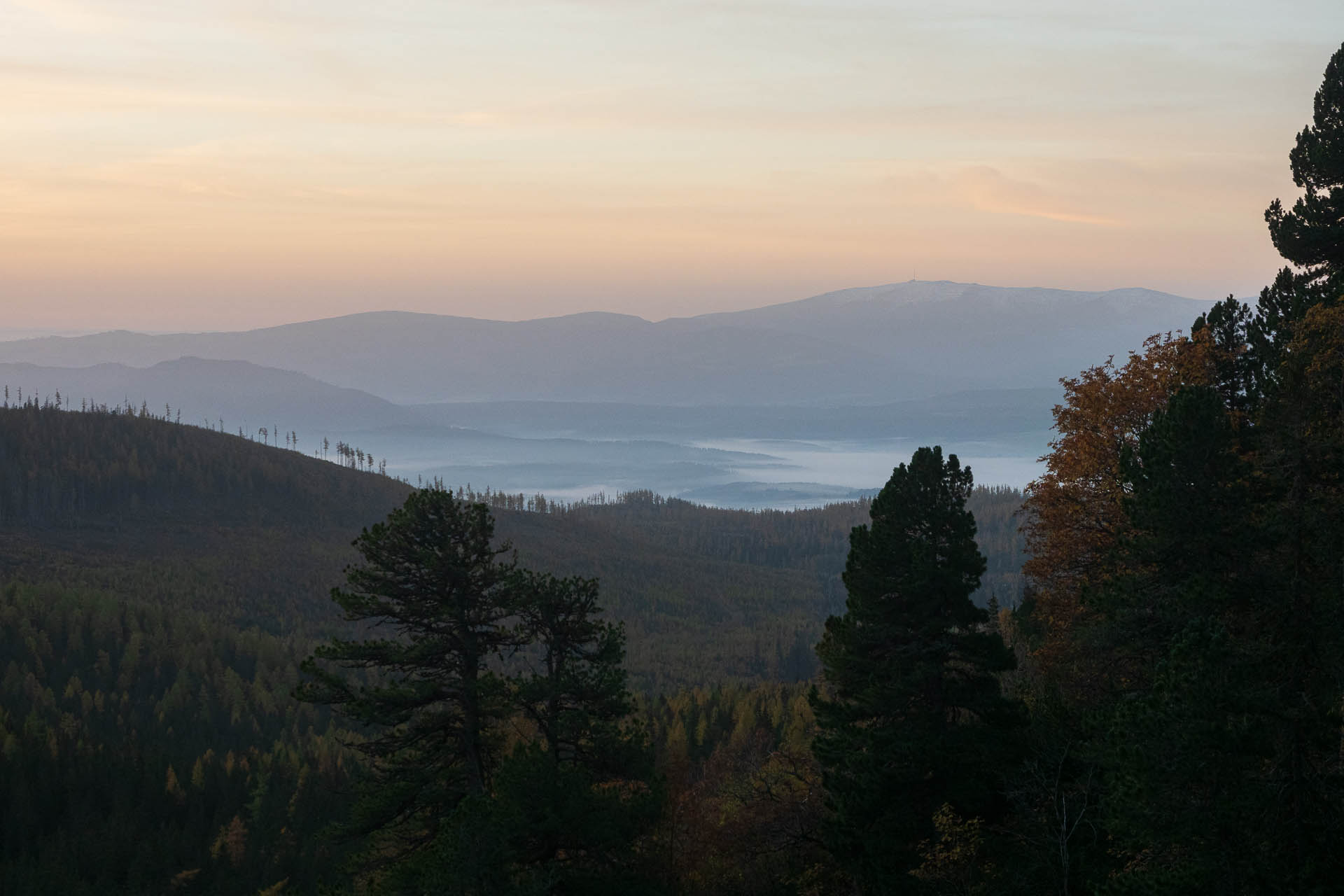 Kôprovský štít od Štrbského plesa (Vysoké Tatry)