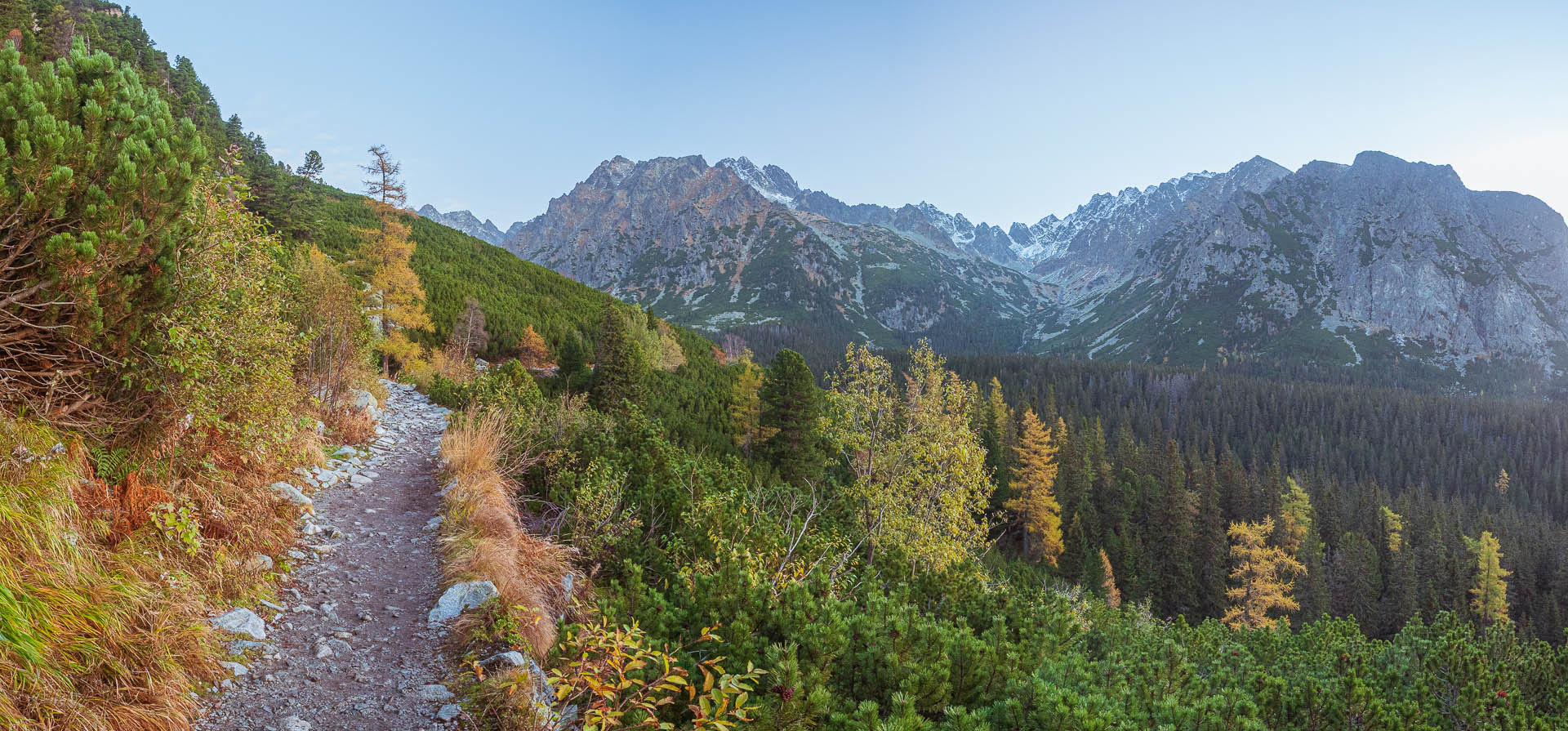 Kôprovský štít od Štrbského plesa (Vysoké Tatry)