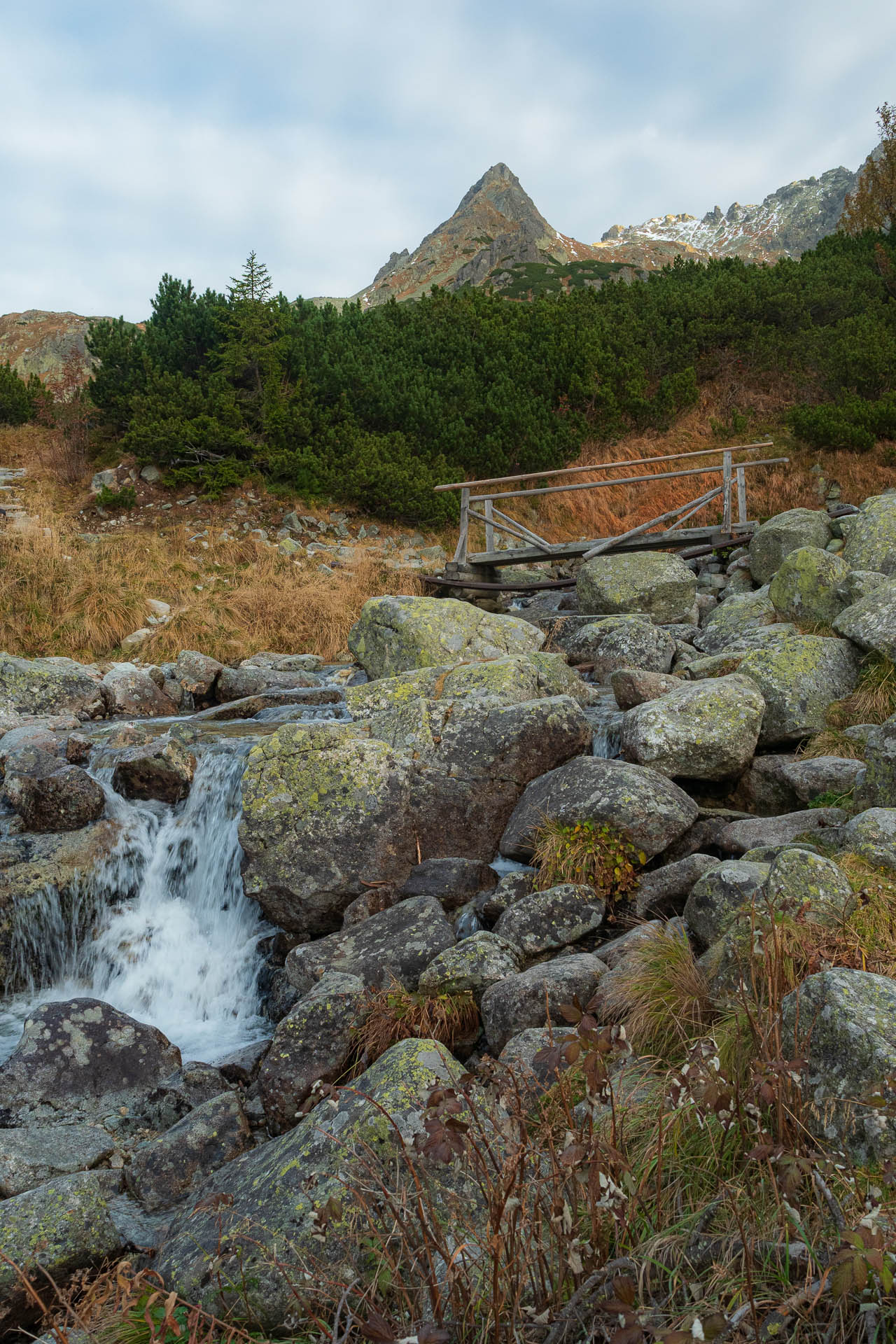 Kôprovský štít od Štrbského plesa (Vysoké Tatry)