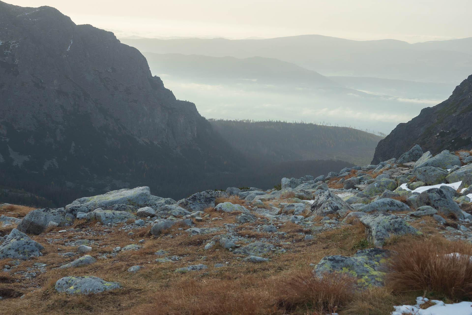 Kôprovský štít od Štrbského plesa (Vysoké Tatry)