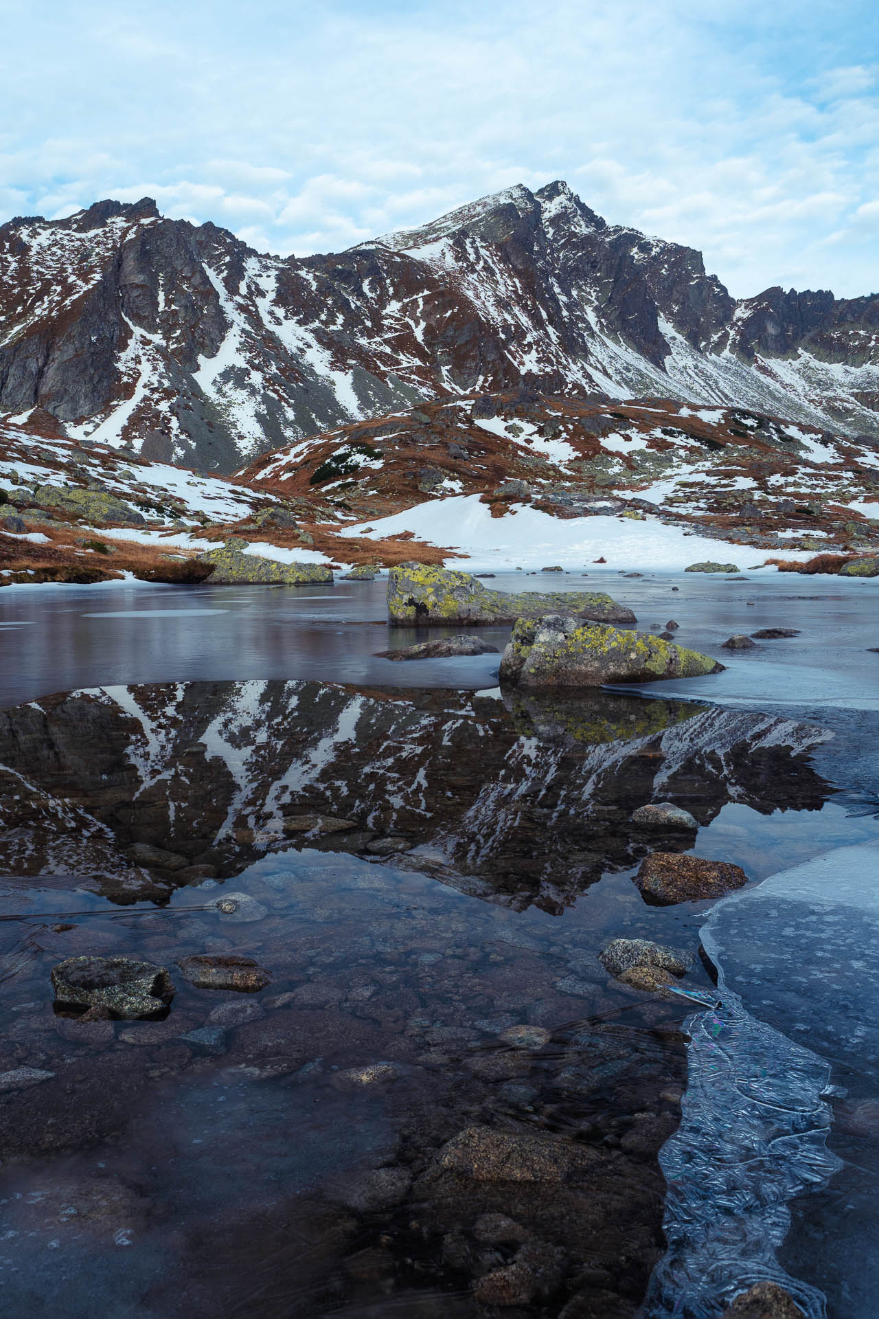 Kôprovský štít od Štrbského plesa (Vysoké Tatry)