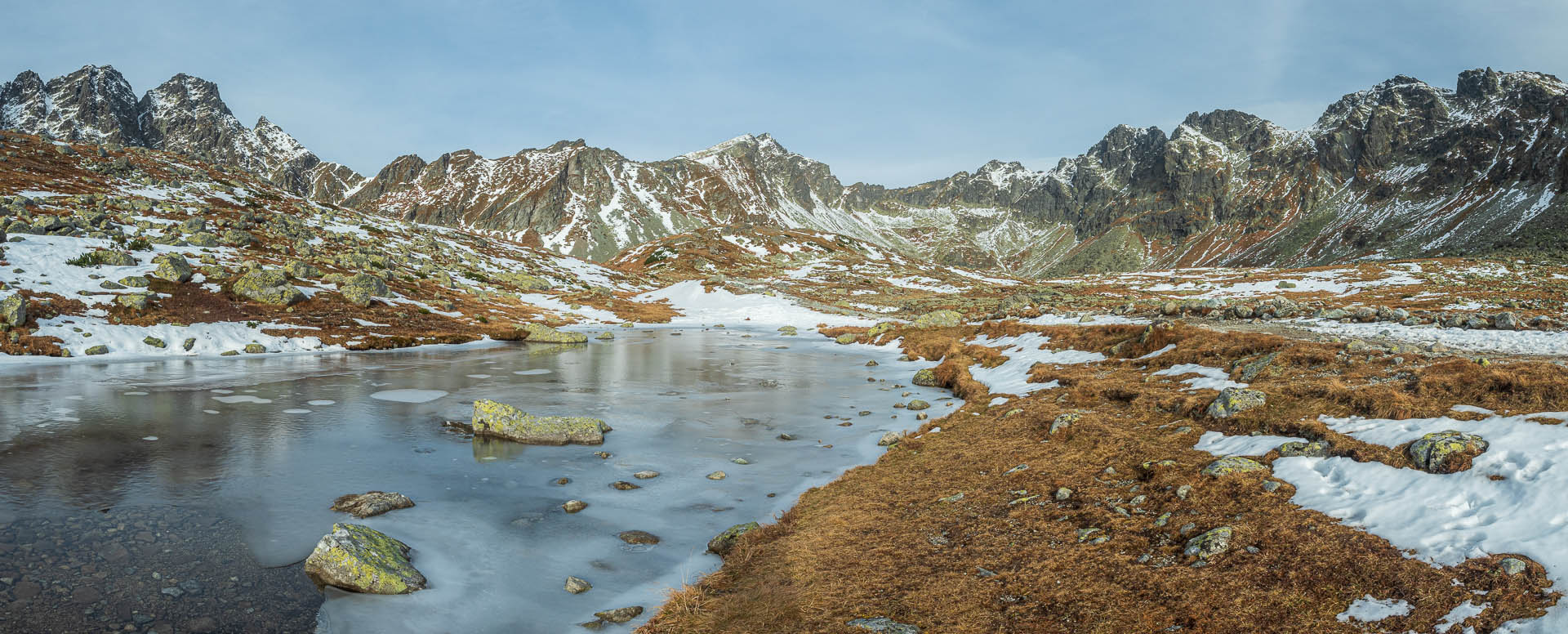 Kôprovský štít od Štrbského plesa (Vysoké Tatry)