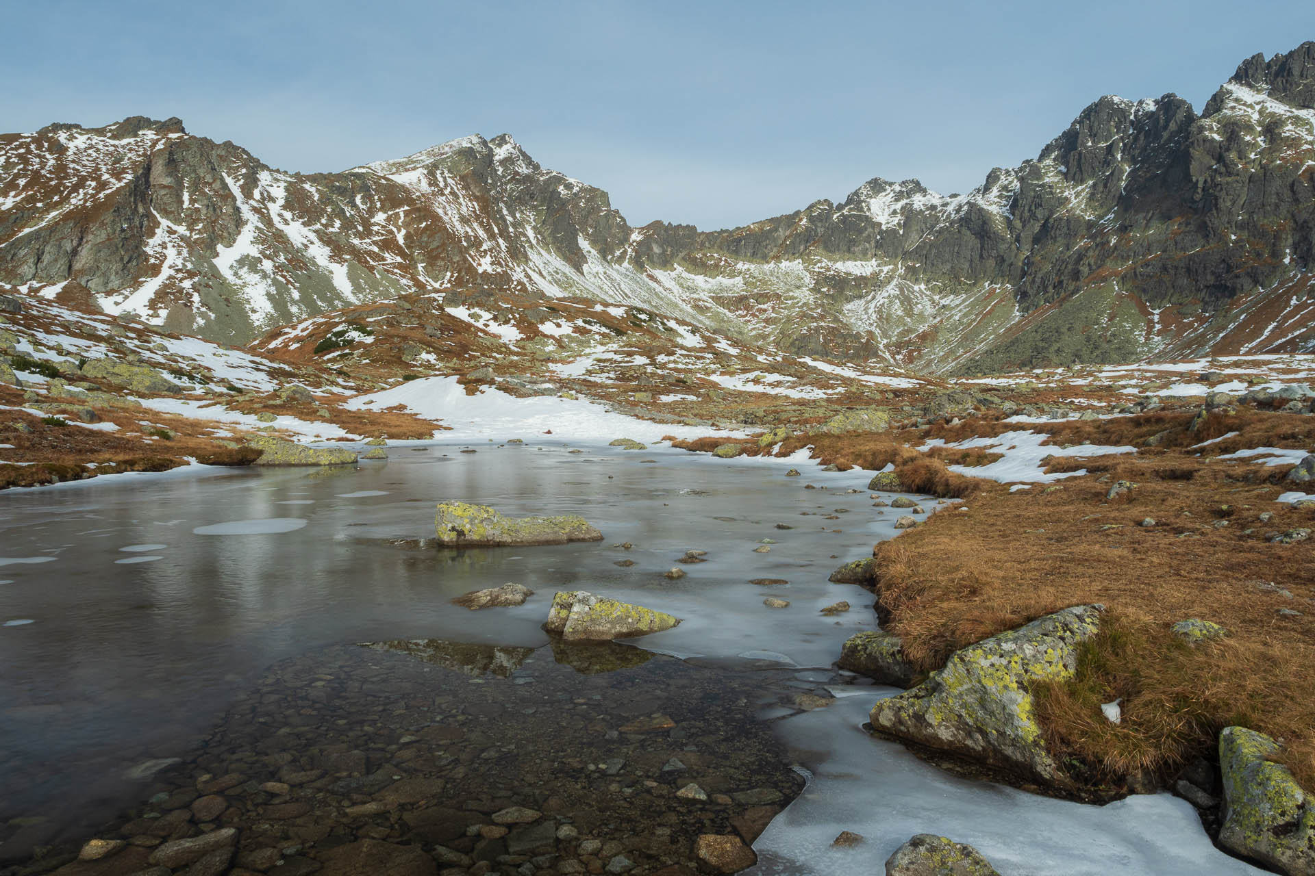 Kôprovský štít od Štrbského plesa (Vysoké Tatry)