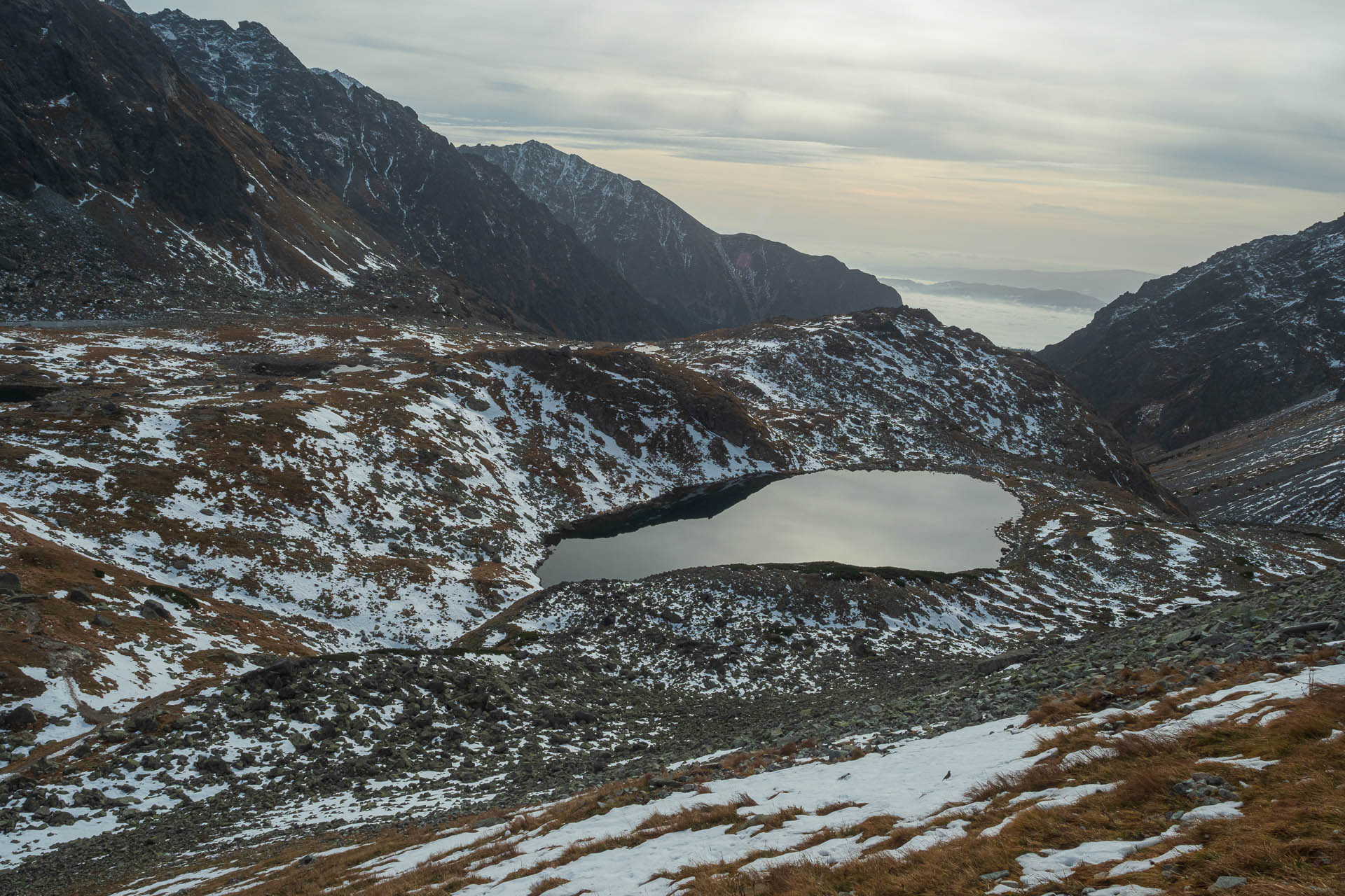 Kôprovský štít od Štrbského plesa (Vysoké Tatry)