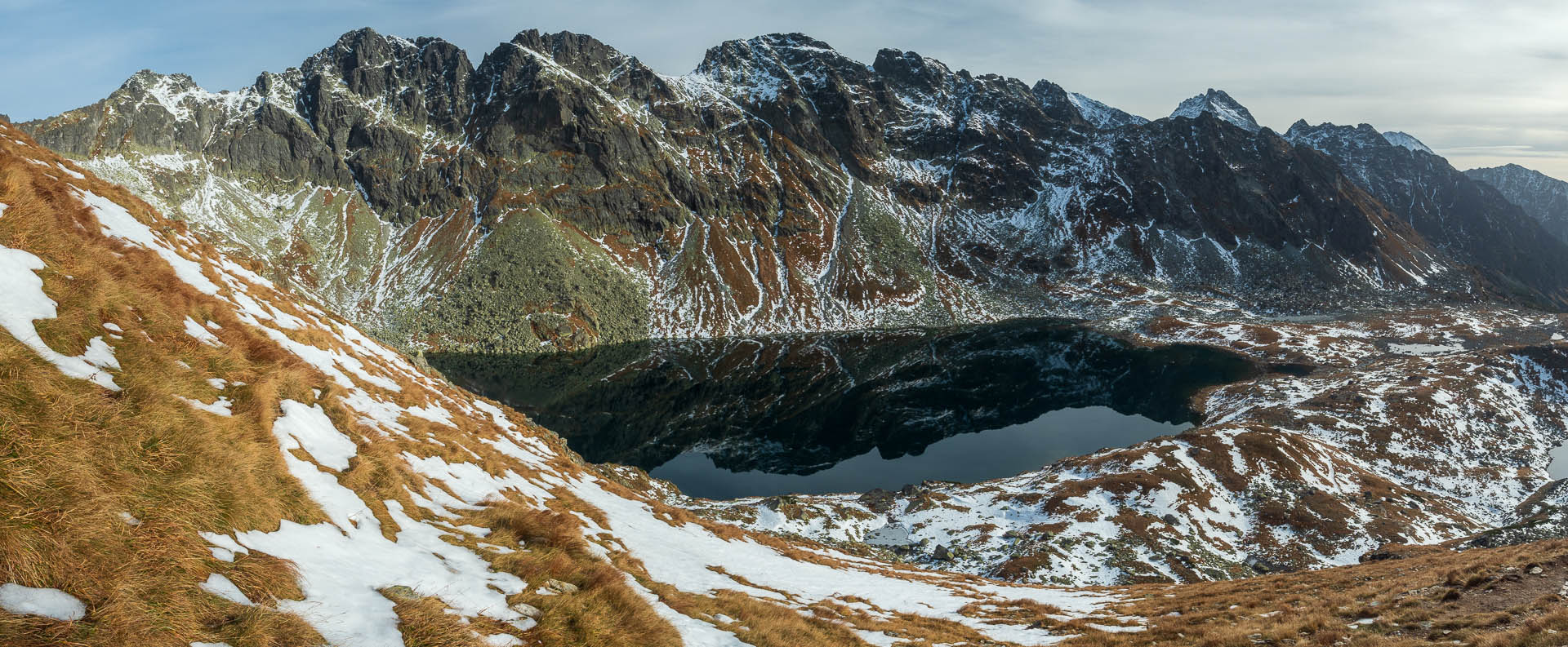 Kôprovský štít od Štrbského plesa (Vysoké Tatry)