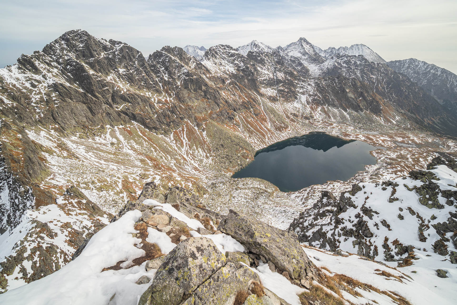 Kôprovský štít od Štrbského plesa (Vysoké Tatry)