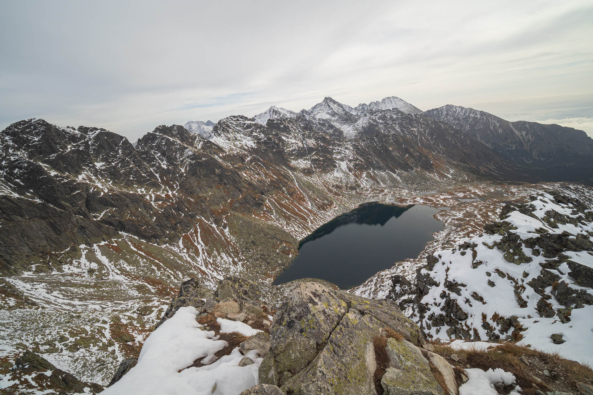 Kôprovský štít od Štrbského plesa (Vysoké Tatry)