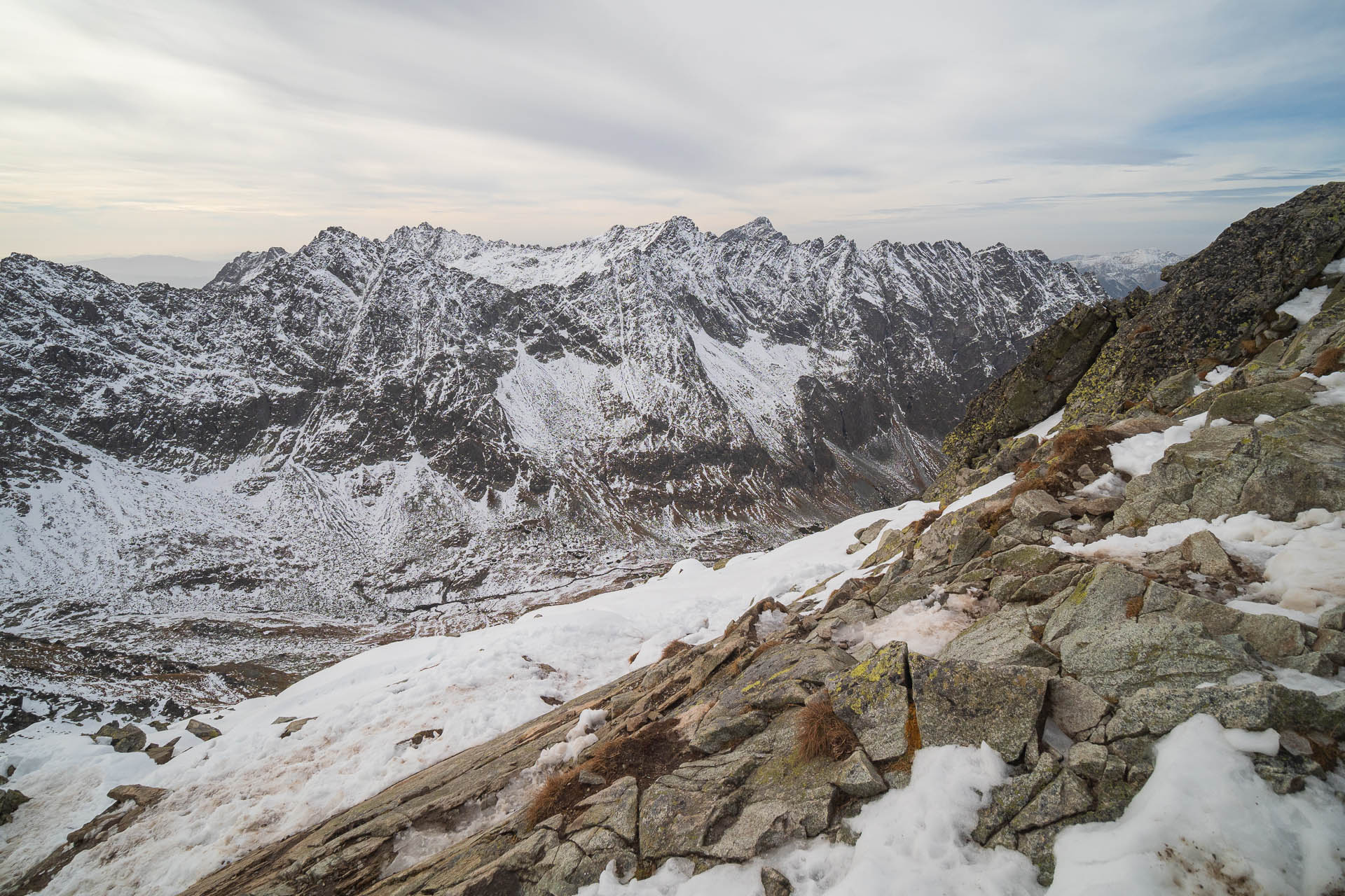 Kôprovský štít od Štrbského plesa (Vysoké Tatry)