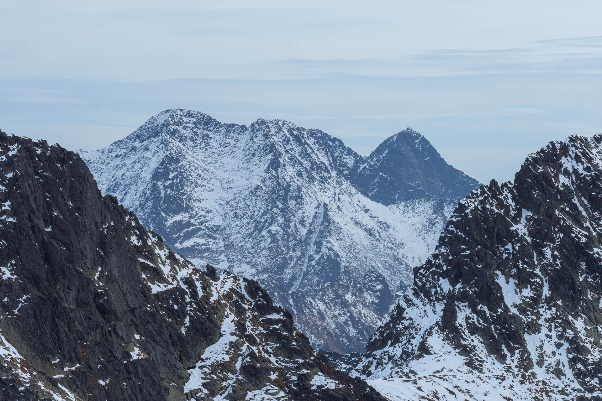 Kôprovský štít od Štrbského plesa (Vysoké Tatry)